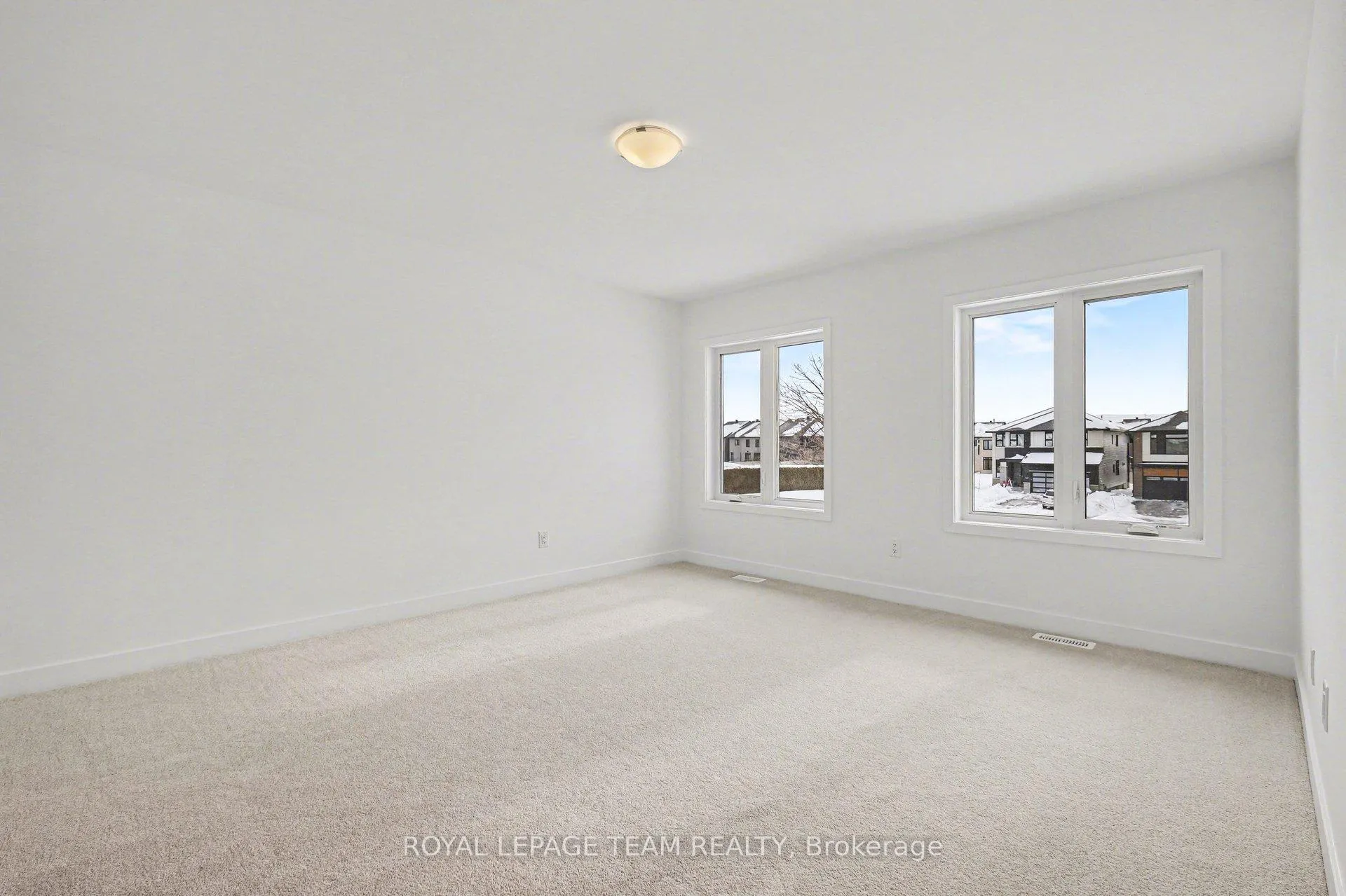 Photo 16 of 329 Whitham Crescent, Augusta, Augusta Twp — HOMEH