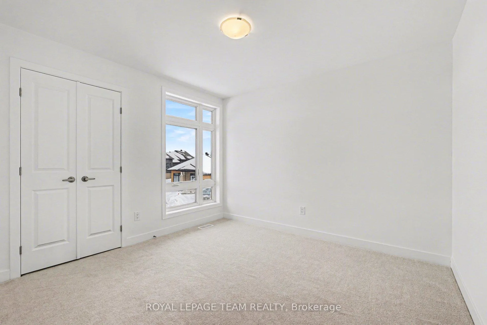 Photo 21 of 329 Whitham Crescent, Augusta, Augusta Twp — HOMEH