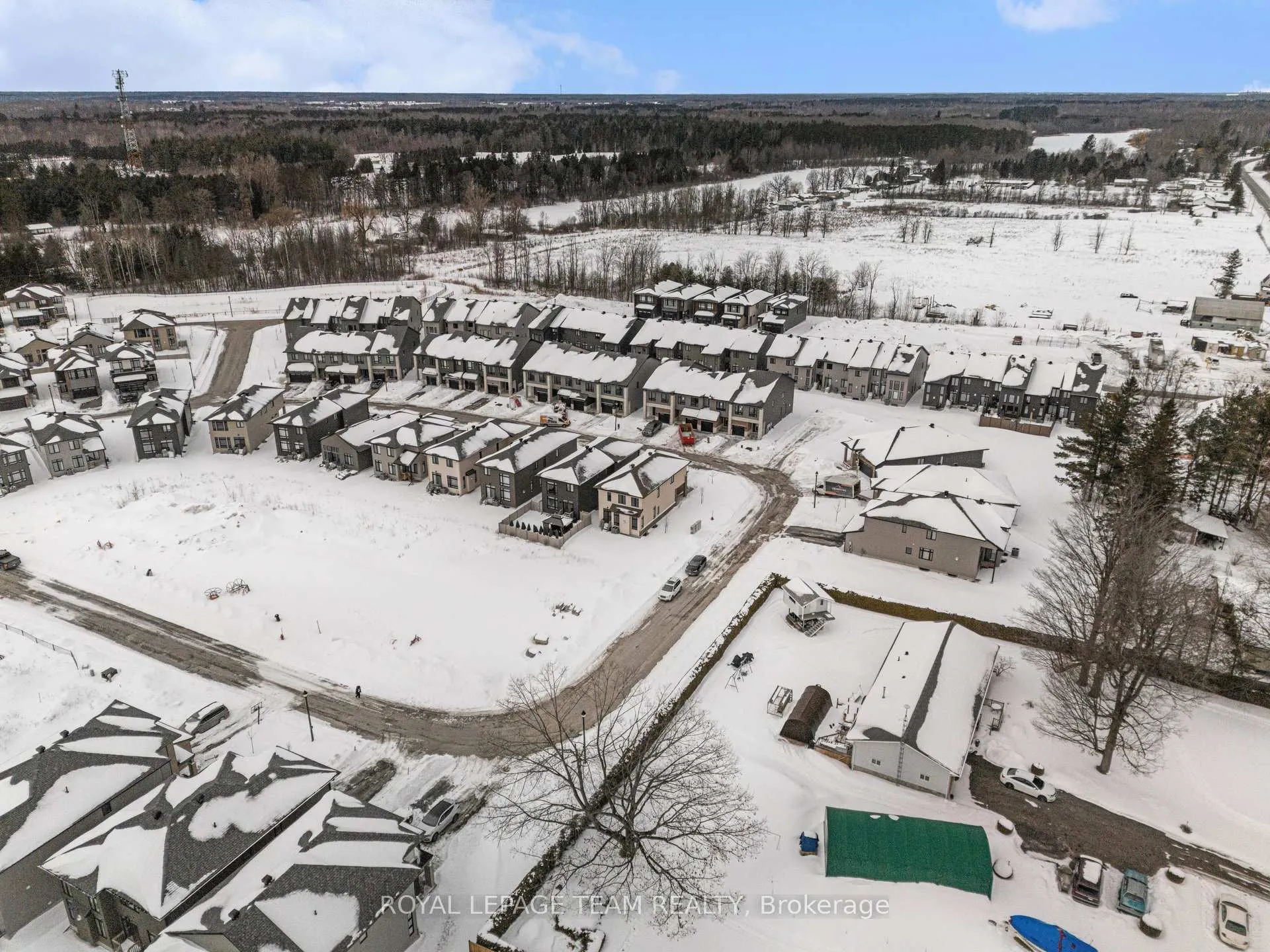 Photo 26 of 329 Whitham Crescent, Augusta, Augusta Twp — HOMEH