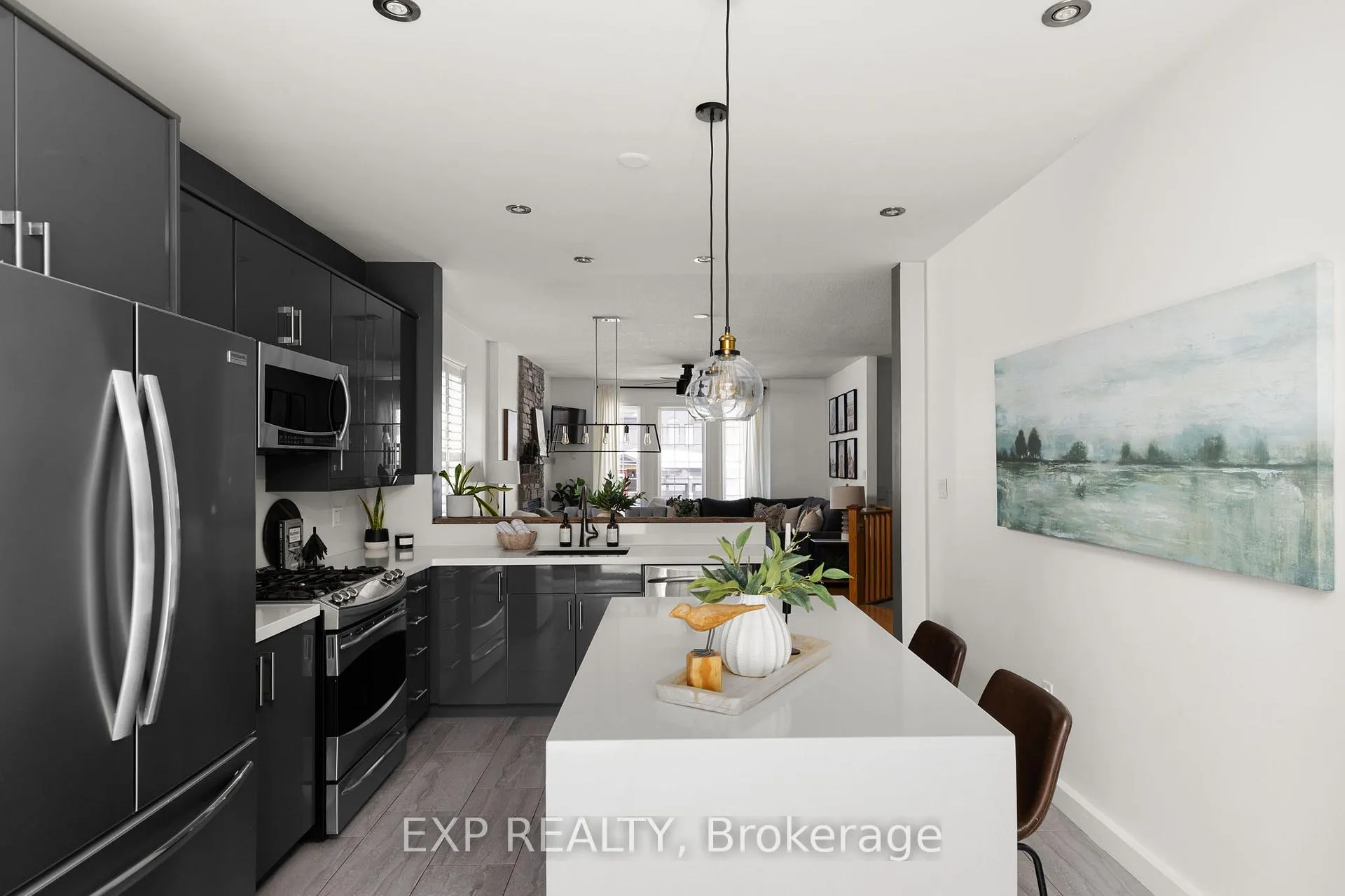 Photo 4 of 31 Tanglewood Crescent, Oro-Medonte, Horseshoe Valley — HOMEH