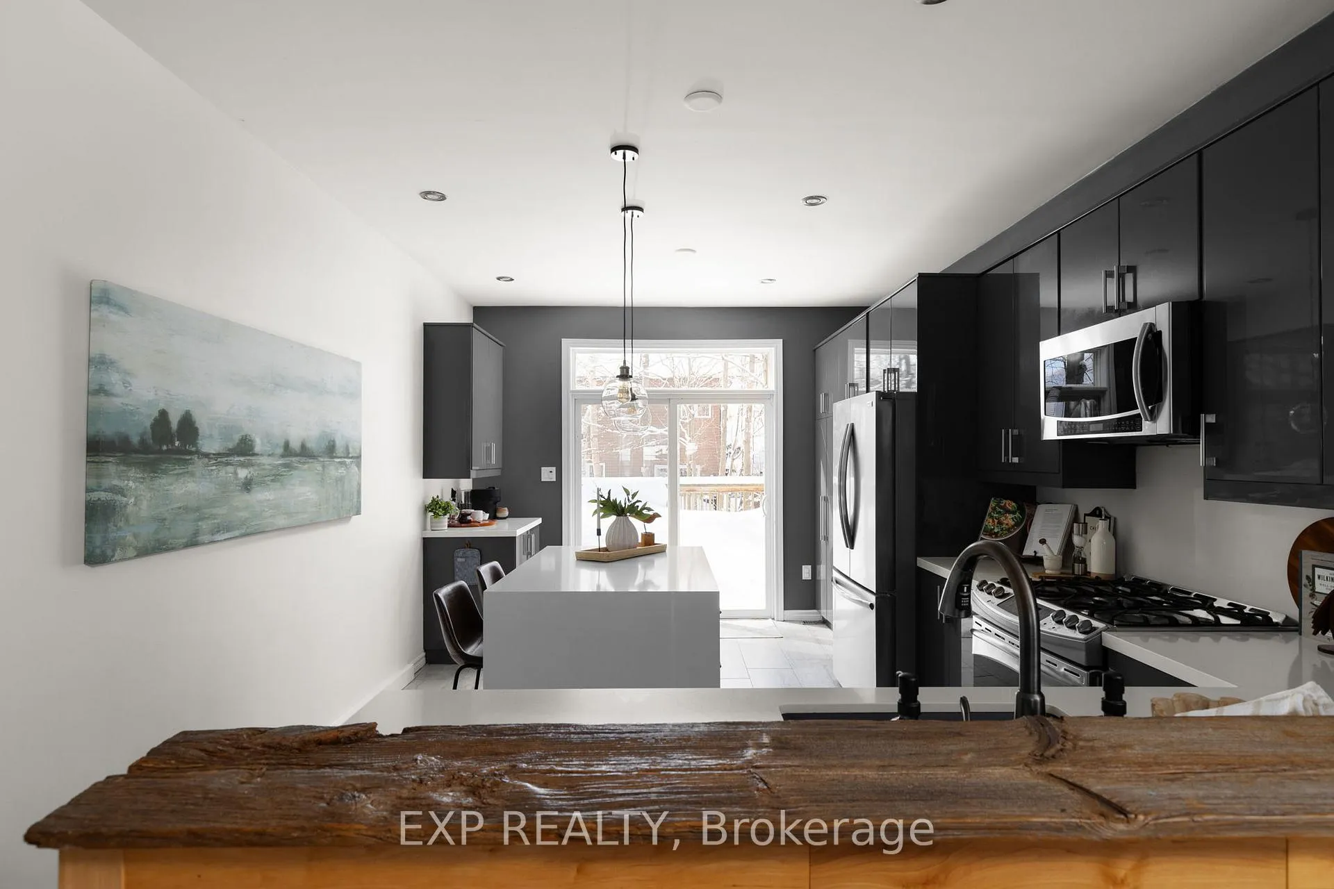 Photo 7 of 31 Tanglewood Crescent, Oro-Medonte, Horseshoe Valley — HOMEH