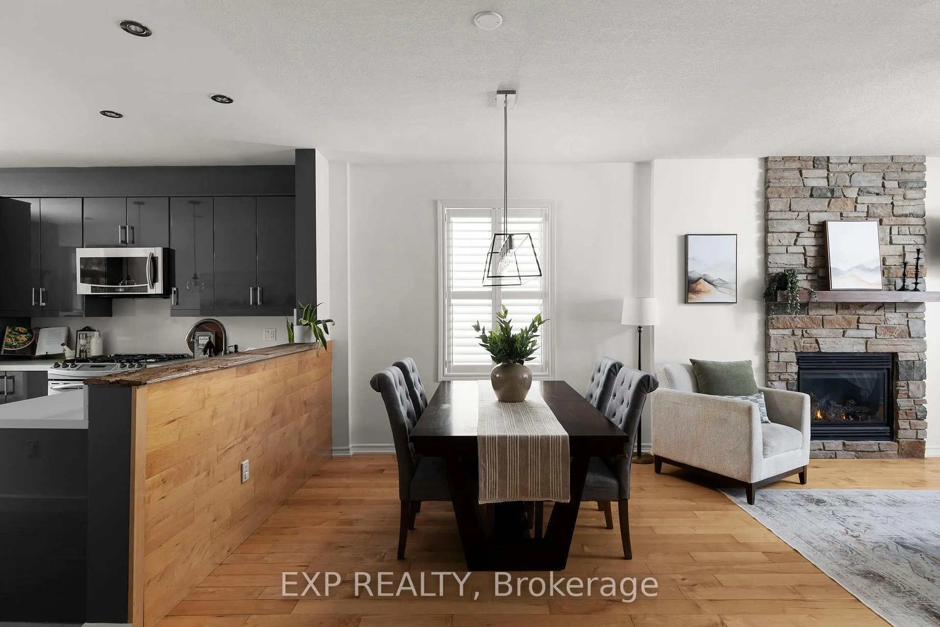 Photo 8 of 31 Tanglewood Crescent, Oro-Medonte, Horseshoe Valley — HOMEH