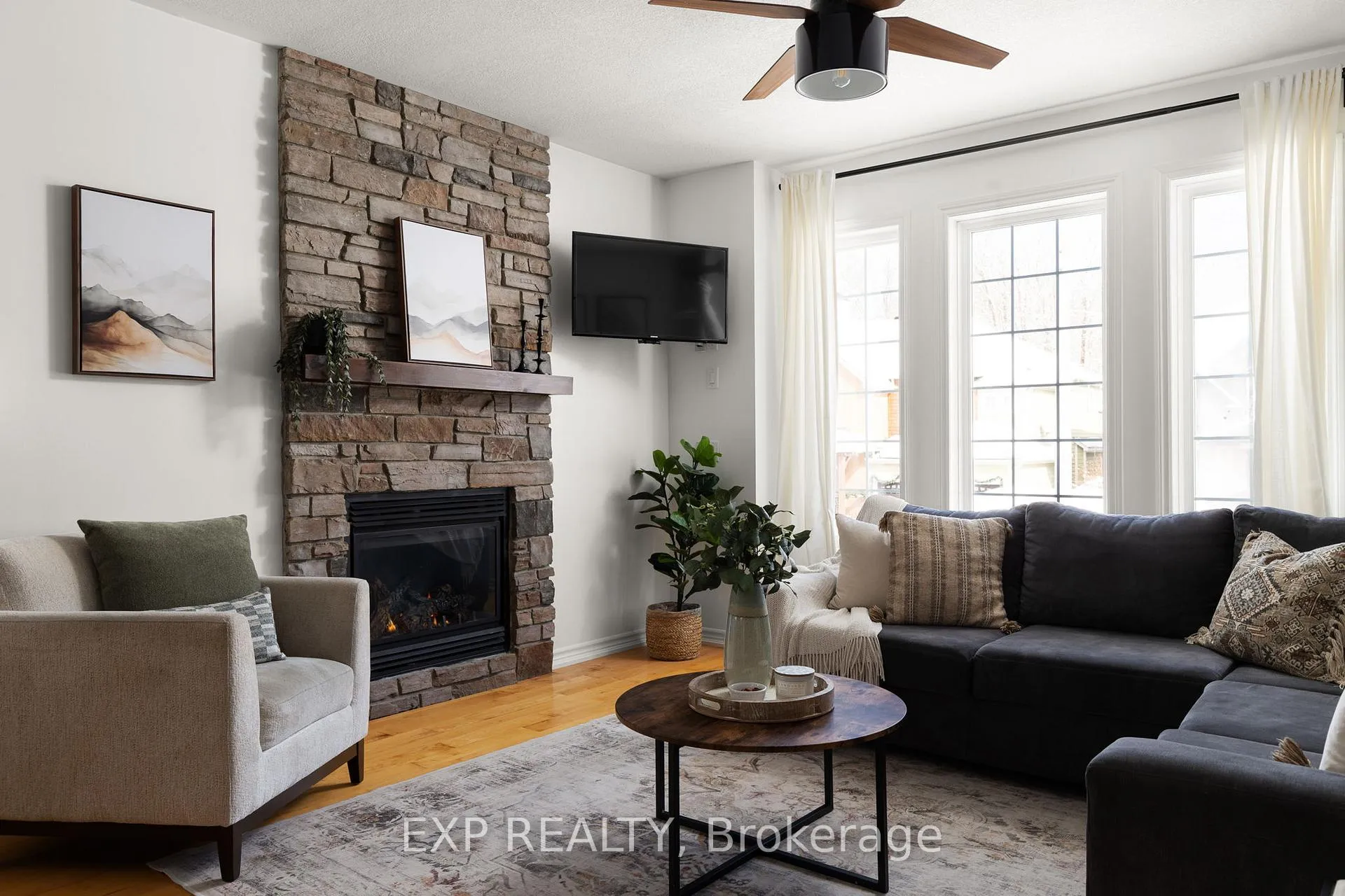 Photo 10 of 31 Tanglewood Crescent, Oro-Medonte, Horseshoe Valley — HOMEH