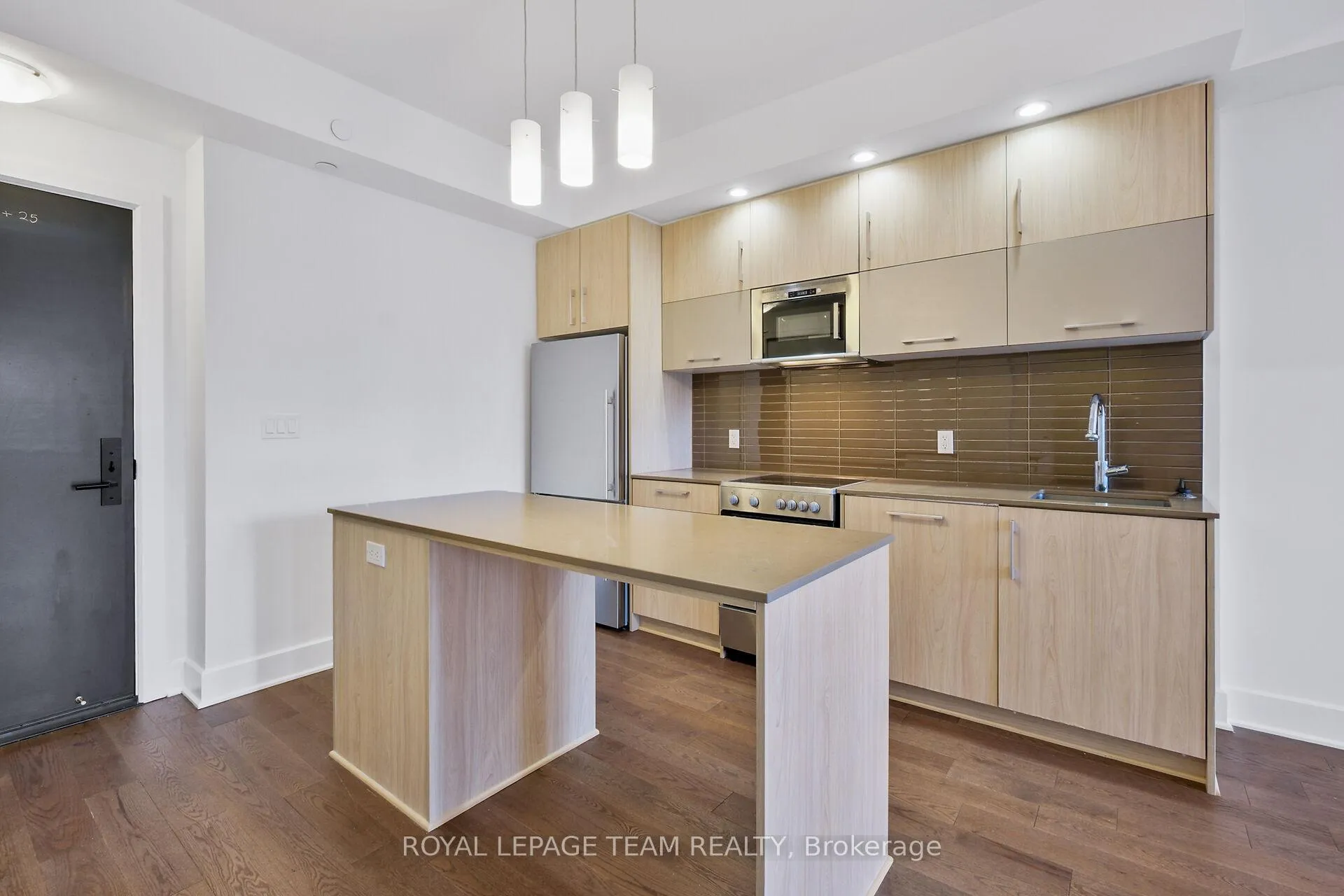 Photo 12 of Unit 909, 255 Bay Street E, Ottawa, Ottawa Centre — HOMEH