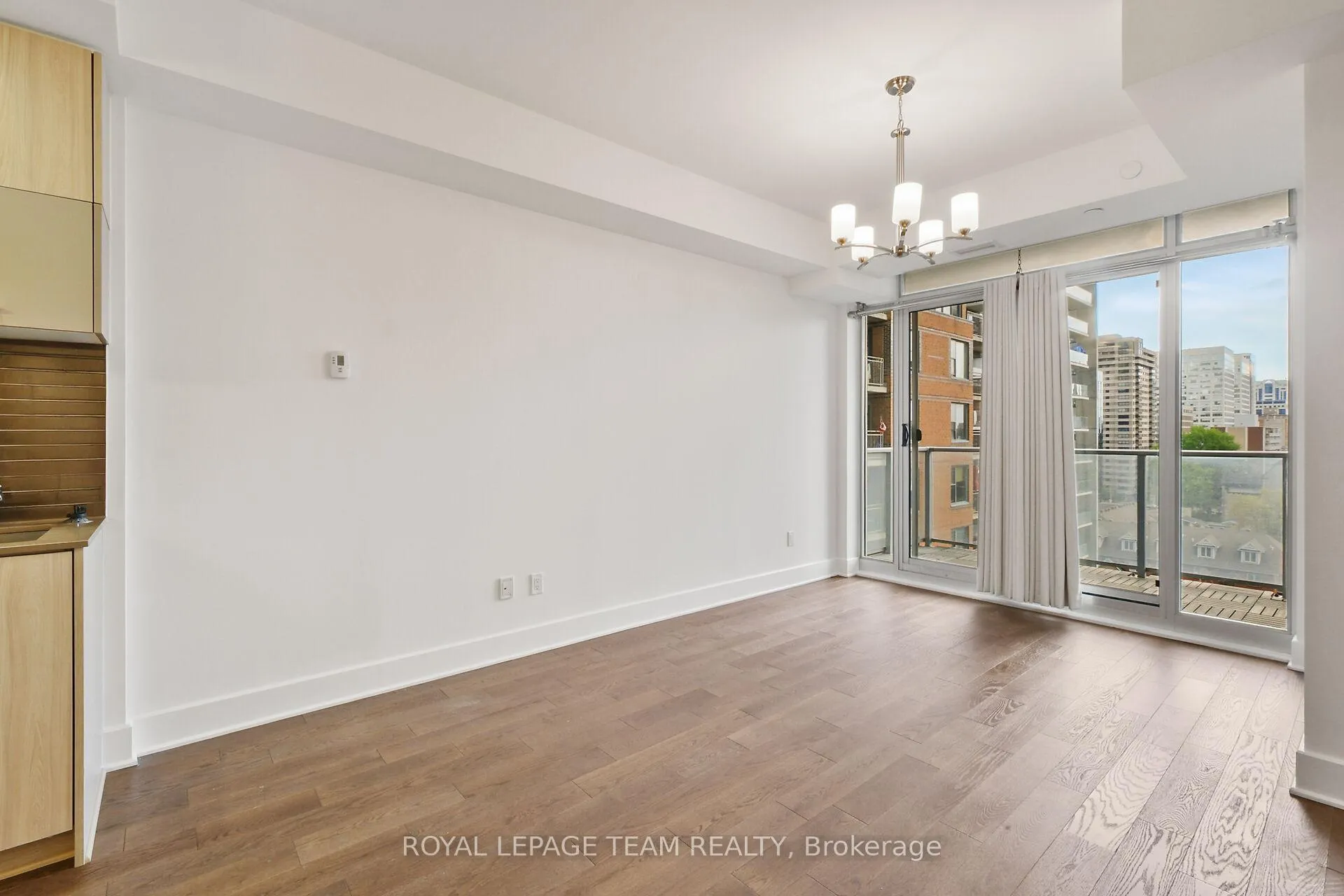 Photo 13 of Unit 909, 255 Bay Street E, Ottawa, Ottawa Centre — HOMEH