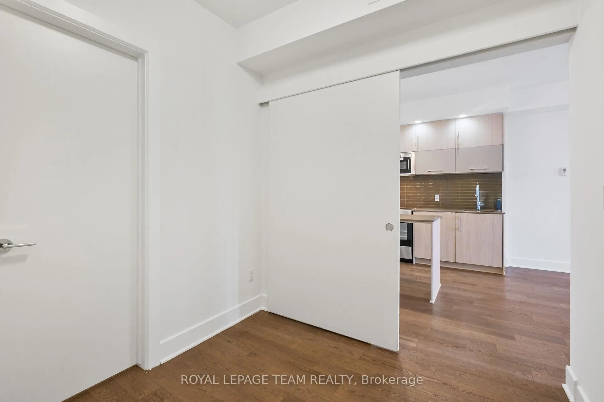 Photo 19 of Unit 909, 255 Bay Street E, Ottawa, Ottawa Centre — HOMEH
