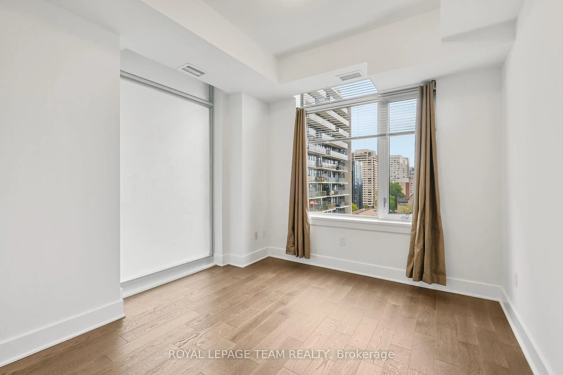 Photo 21 of Unit 909, 255 Bay Street E, Ottawa, Ottawa Centre — HOMEH