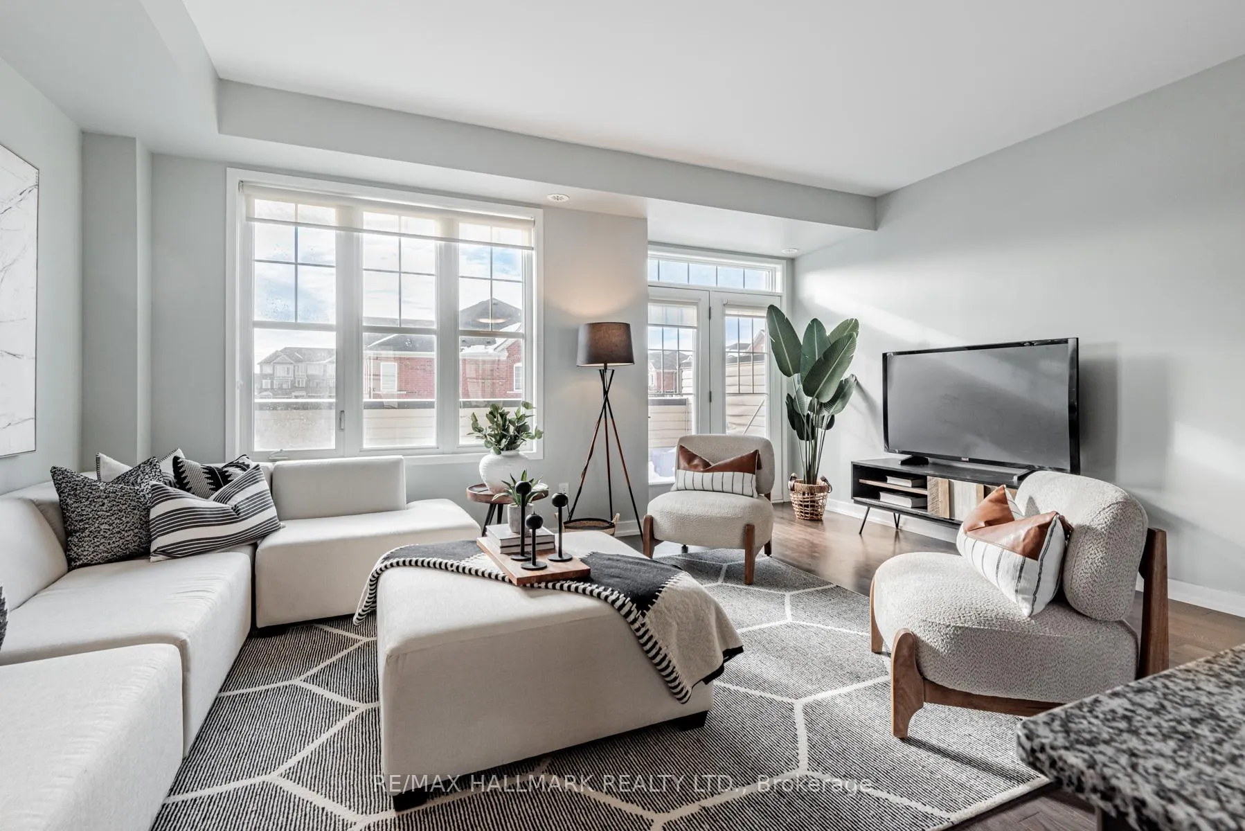 Photo 6 of 10610 Bathurst Street, Vaughan, Patterson — HOMEH