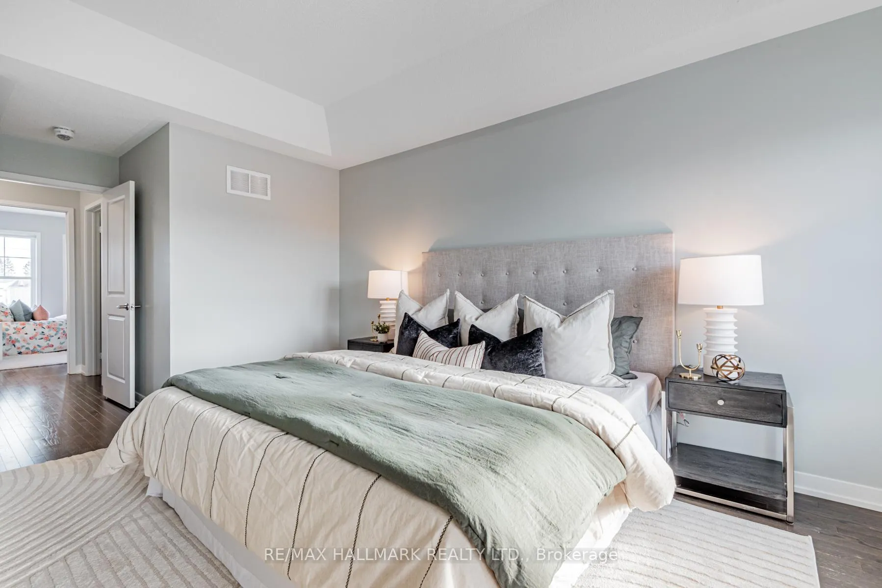 Photo 9 of 10610 Bathurst Street, Vaughan, Patterson — HOMEH