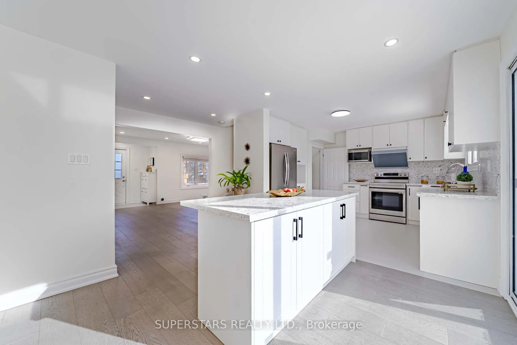 Photo 2 of 117 Orchard View Boulevard, Oshawa, Centennial — HOMEH