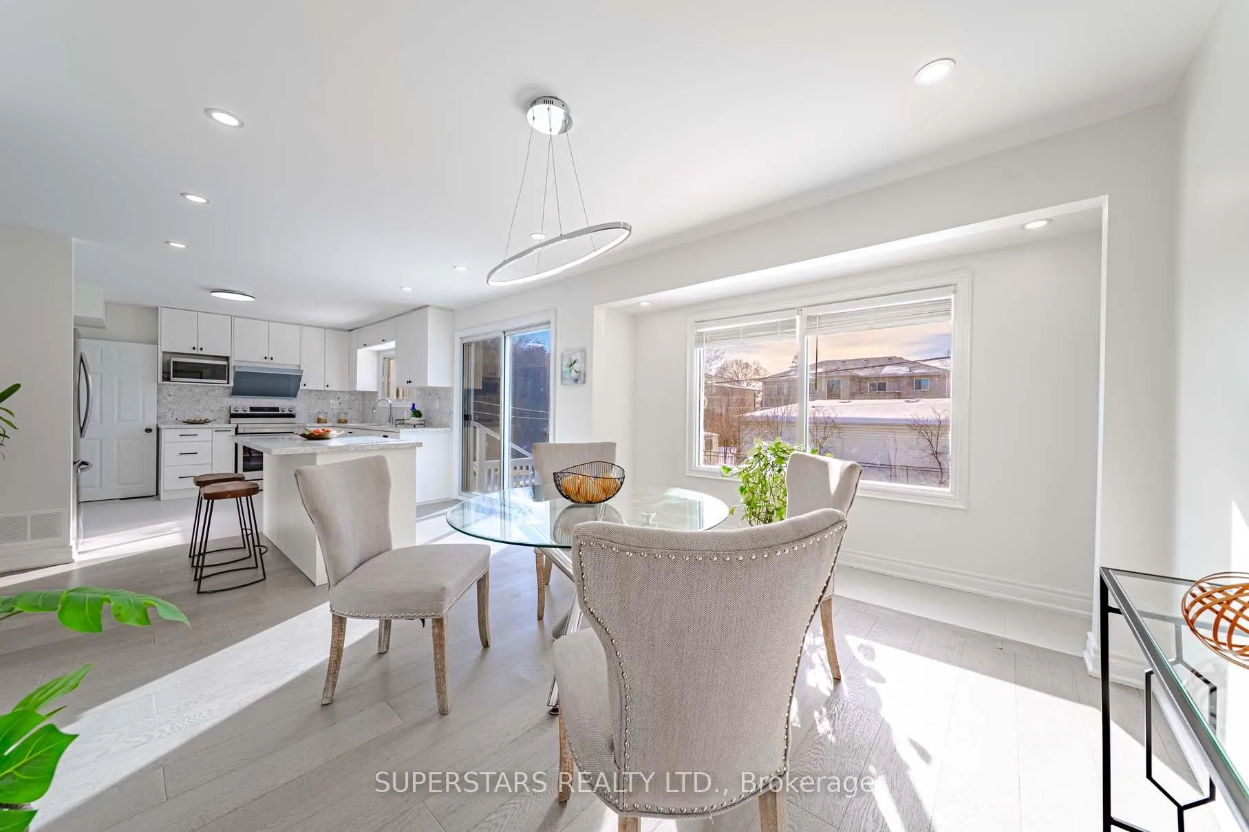 Photo 6 of 117 Orchard View Boulevard, Oshawa, Centennial — HOMEH