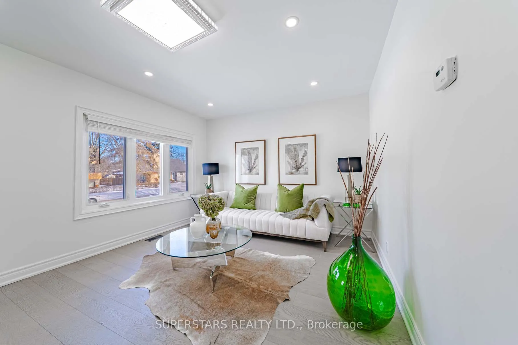 Photo 9 of 117 Orchard View Boulevard, Oshawa, Centennial — HOMEH