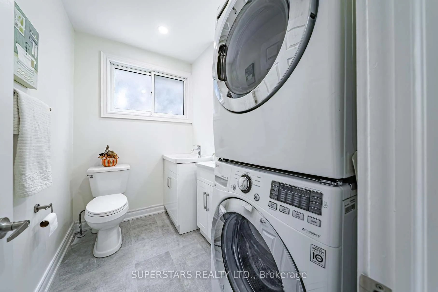 Photo 15 of 117 Orchard View Boulevard, Oshawa, Centennial — HOMEH
