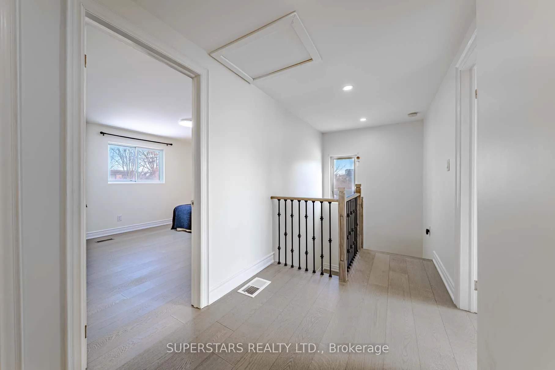 Photo 18 of 117 Orchard View Boulevard, Oshawa, Centennial — HOMEH