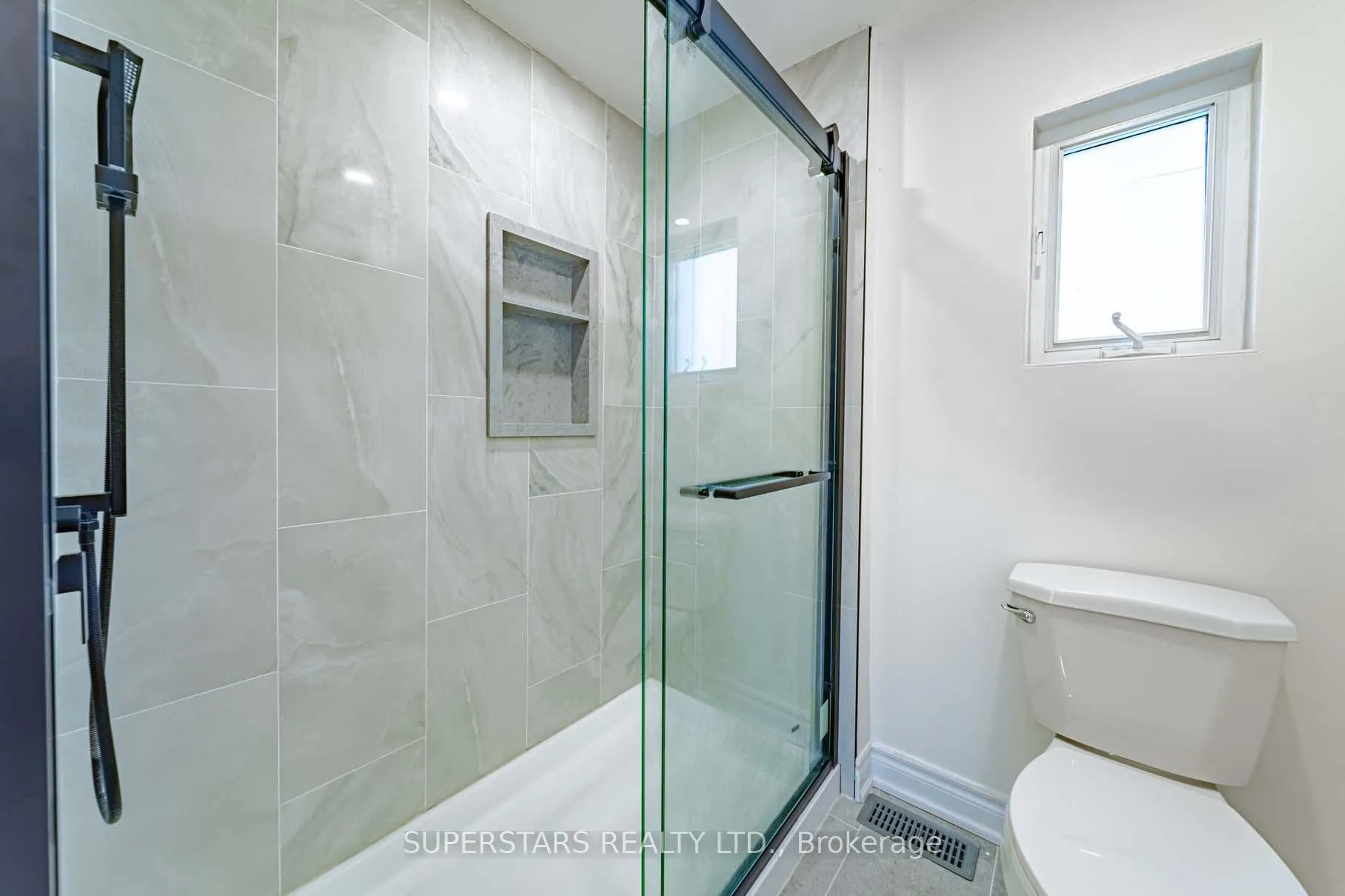 Photo 27 of 117 Orchard View Boulevard, Oshawa, Centennial — HOMEH