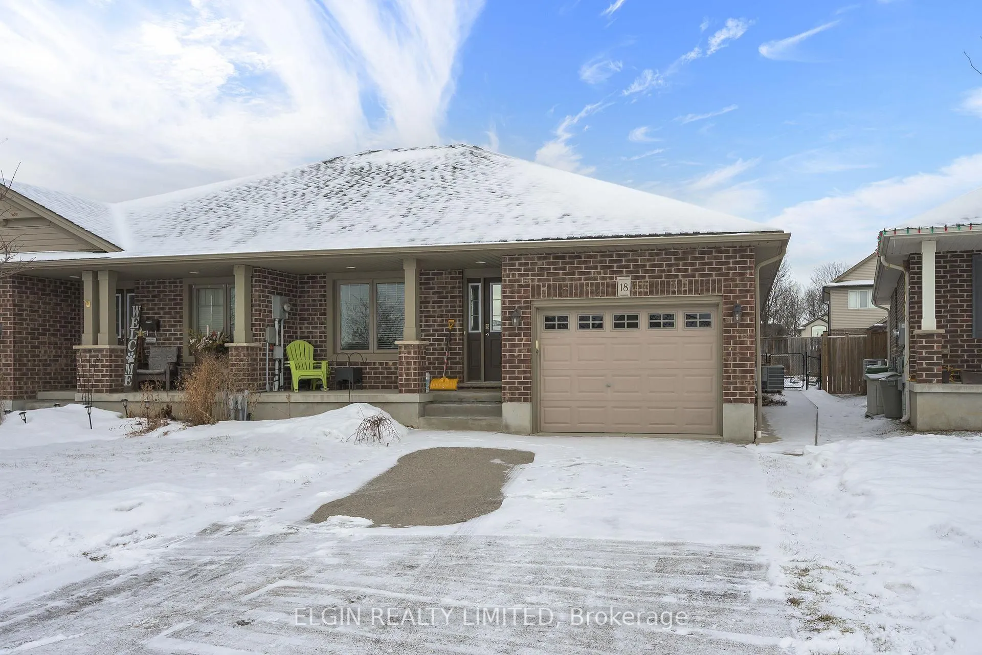 Photo 2 of 18 Cardinal Court, St. Thomas — HOMEH