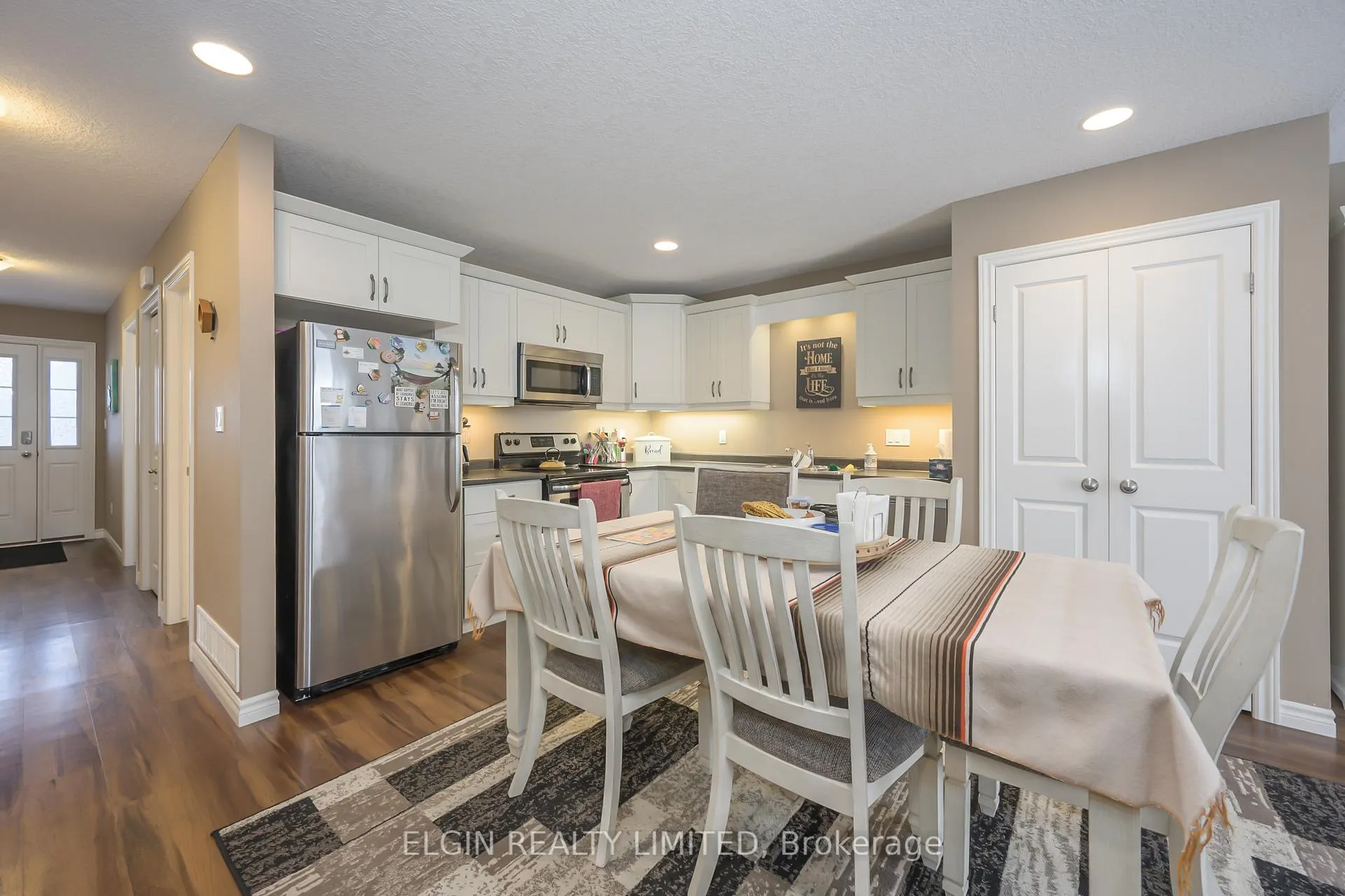 Photo 6 of 18 Cardinal Court, St. Thomas — HOMEH