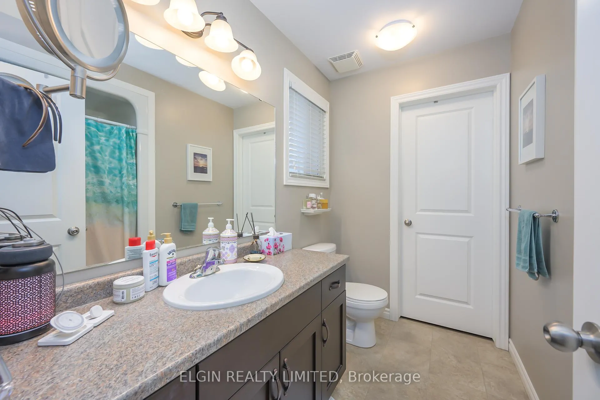 Photo 10 of 18 Cardinal Court, St. Thomas — HOMEH