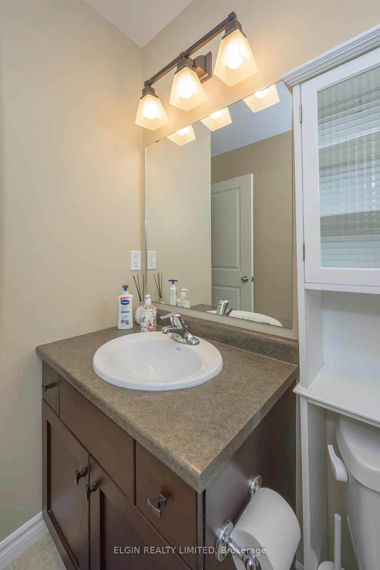 Photo 16 of 18 Cardinal Court, St. Thomas — HOMEH