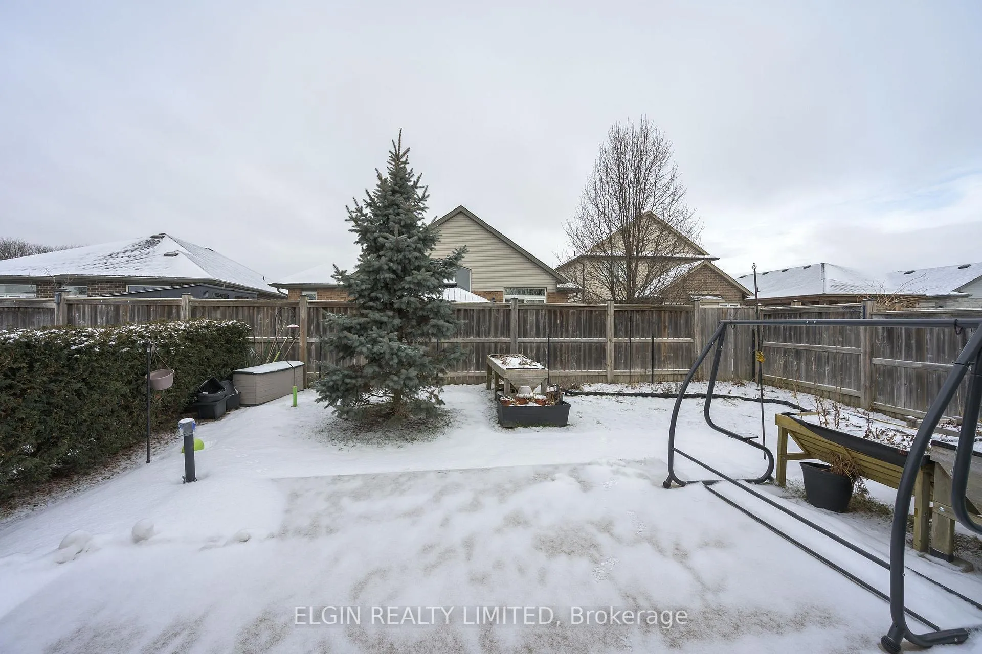 Photo 27 of 18 Cardinal Court, St. Thomas — HOMEH