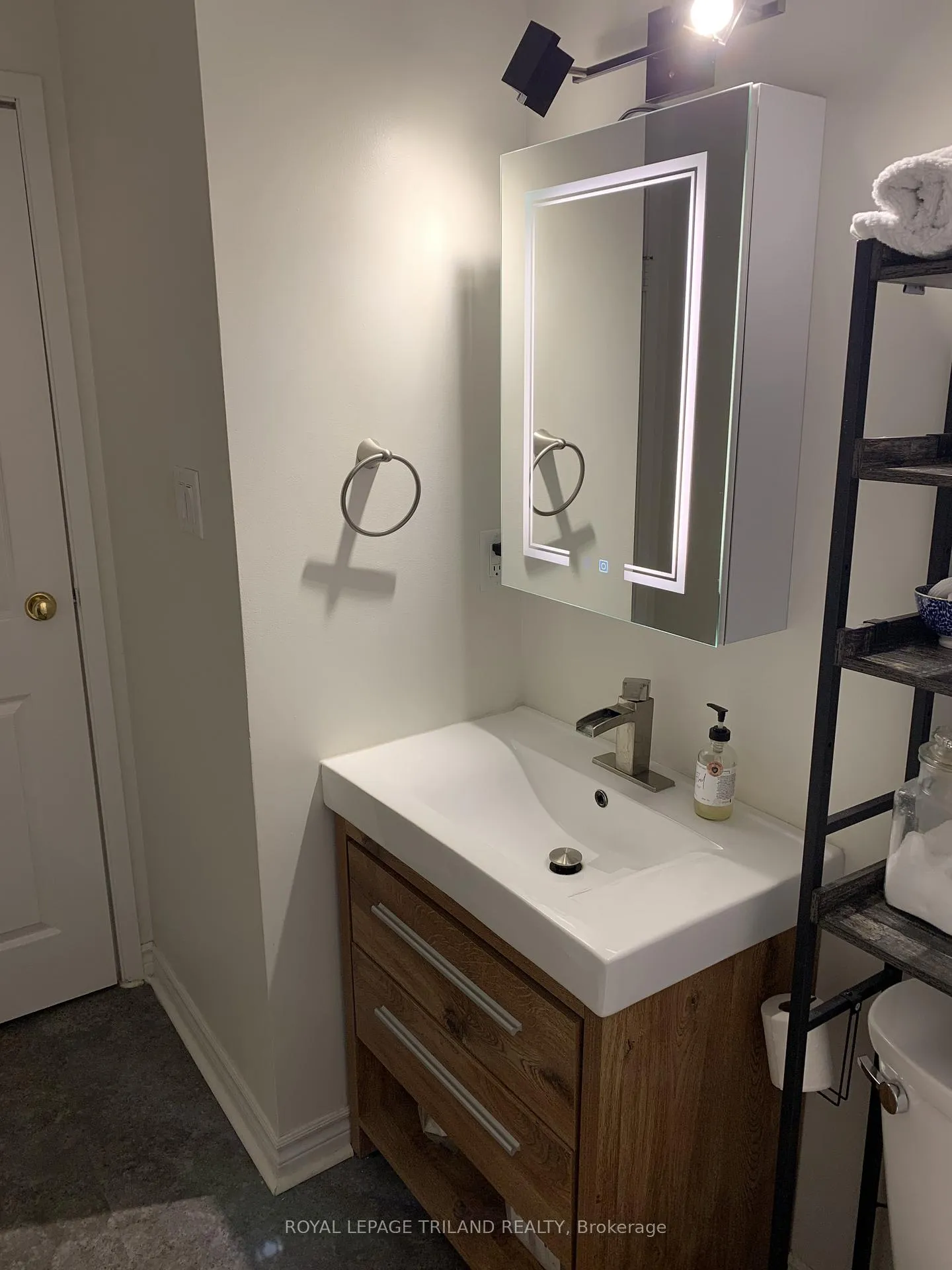 Photo 8 of Unit 204, 275 Queens Avenue, London, East F — HOMEH