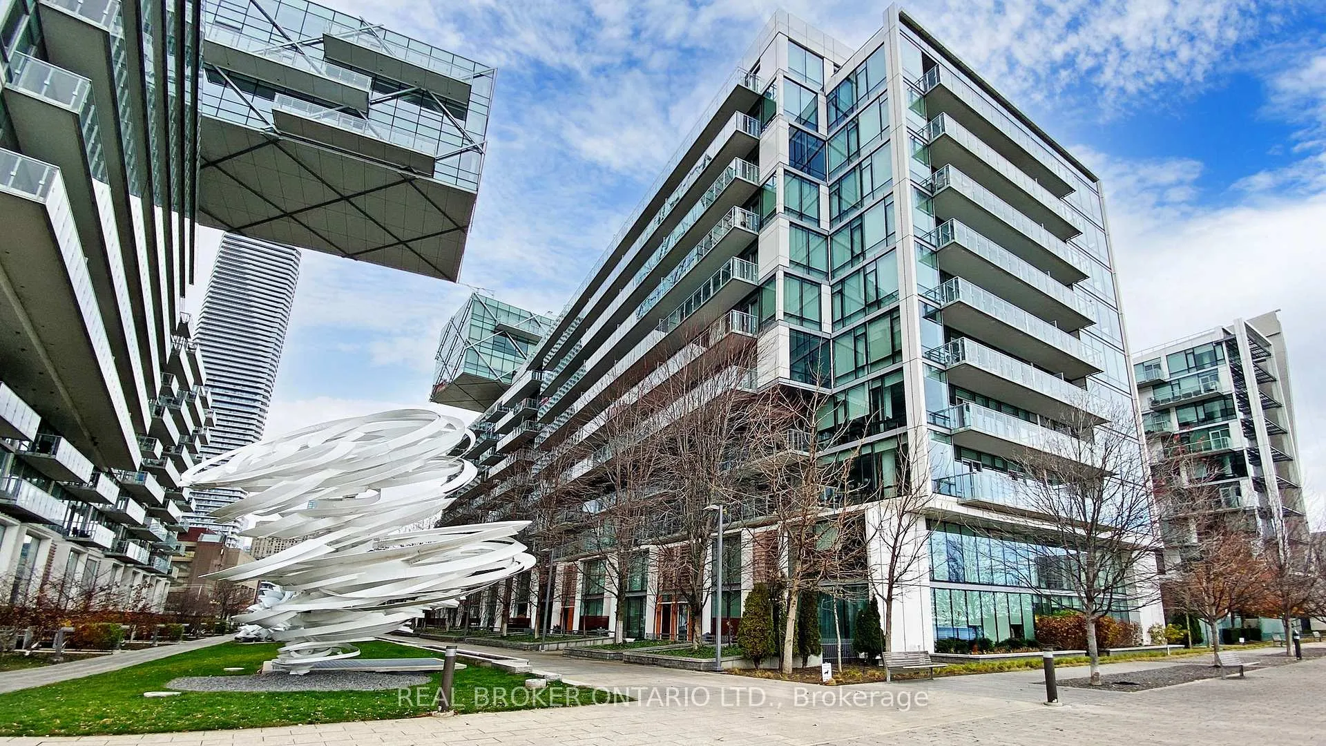 Photo 4 of Unit 801, 39 Queens Quay E, Toronto, Waterfront Communities — HOMEH