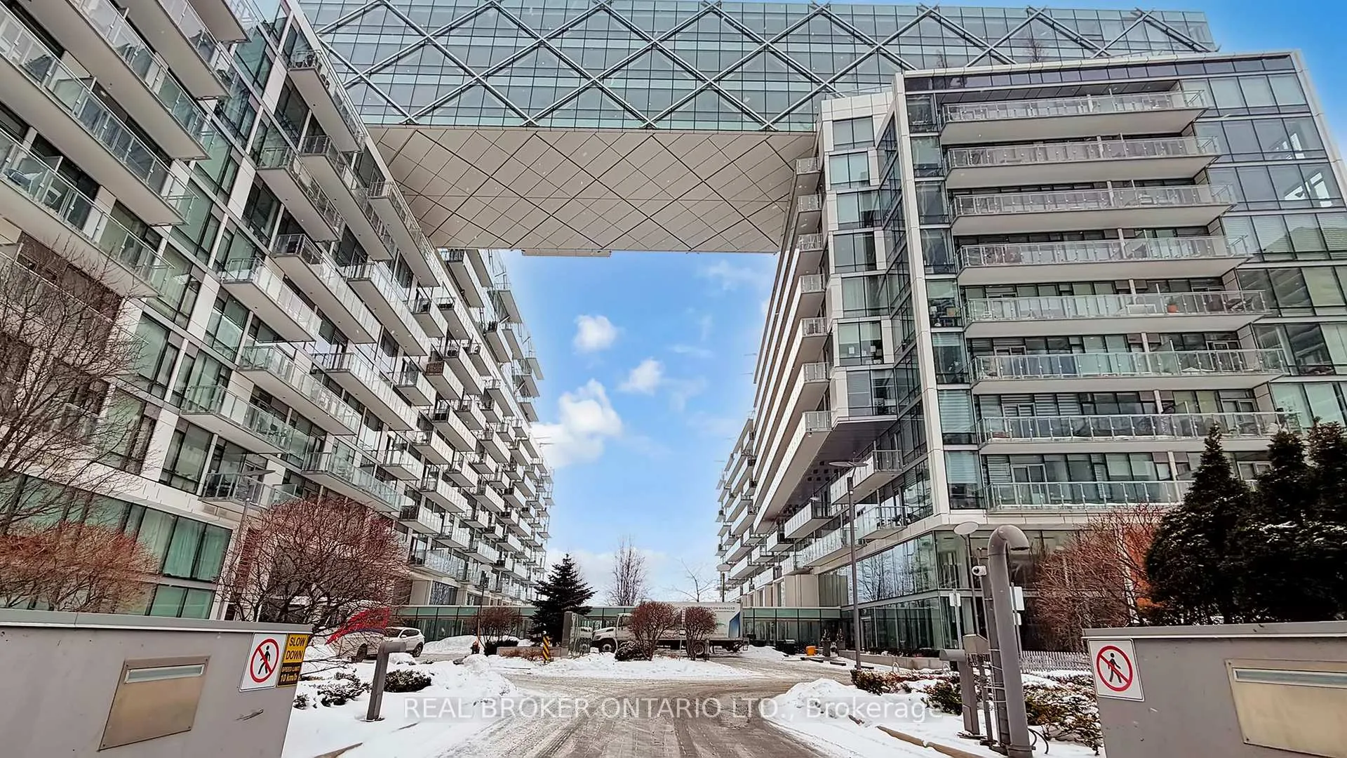 Photo 6 of Unit 801, 39 Queens Quay E, Toronto, Waterfront Communities — HOMEH