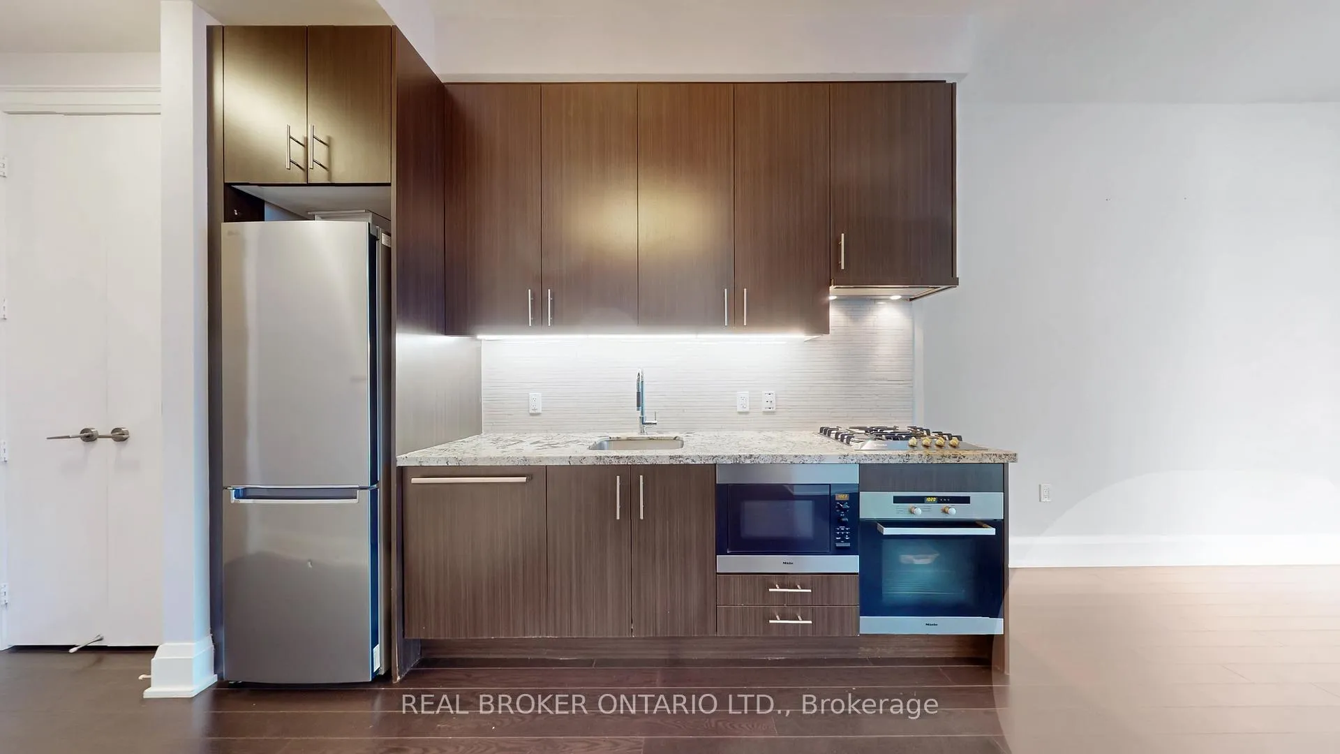 Photo 20 of Unit 801, 39 Queens Quay E, Toronto, Waterfront Communities — HOMEH