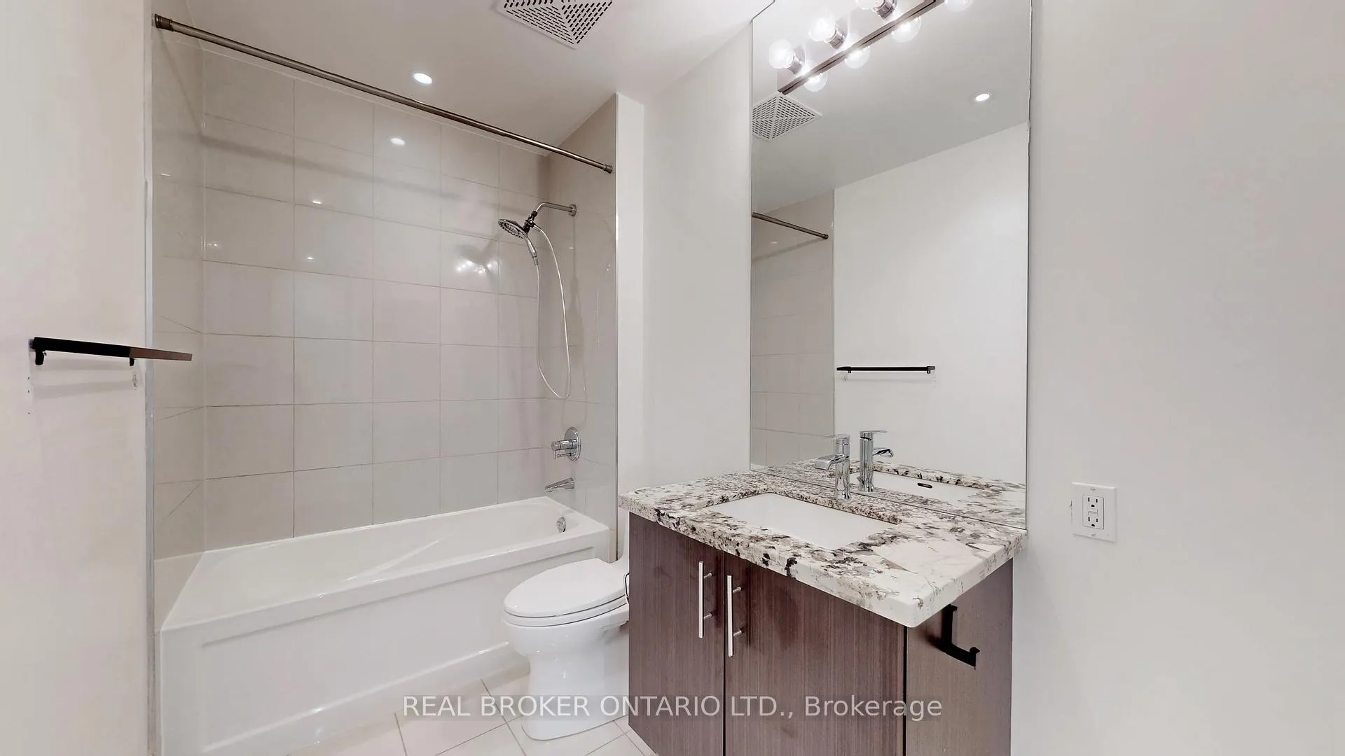 Photo 31 of Unit 801, 39 Queens Quay E, Toronto, Waterfront Communities — HOMEH