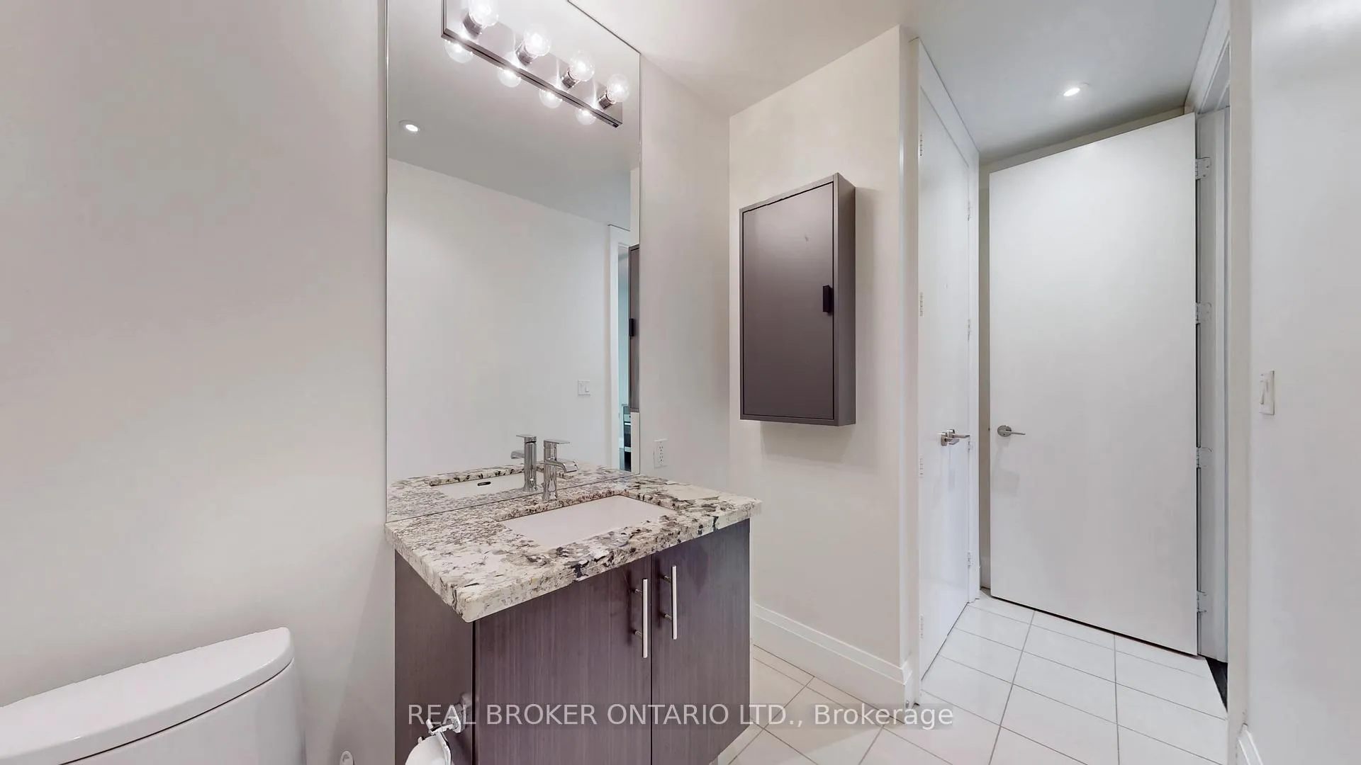 Photo 32 of Unit 801, 39 Queens Quay E, Toronto, Waterfront Communities — HOMEH