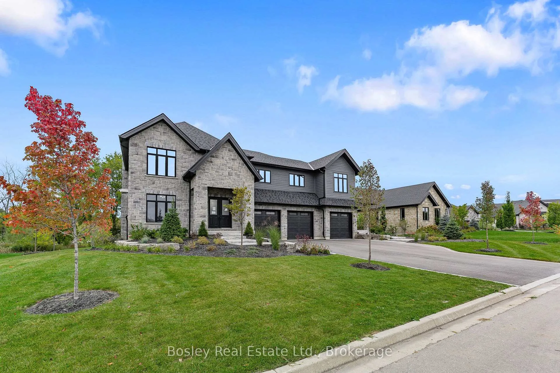 Photo 3 of 47 Whitcombe Way, Puslinch, Morriston — HOMEH