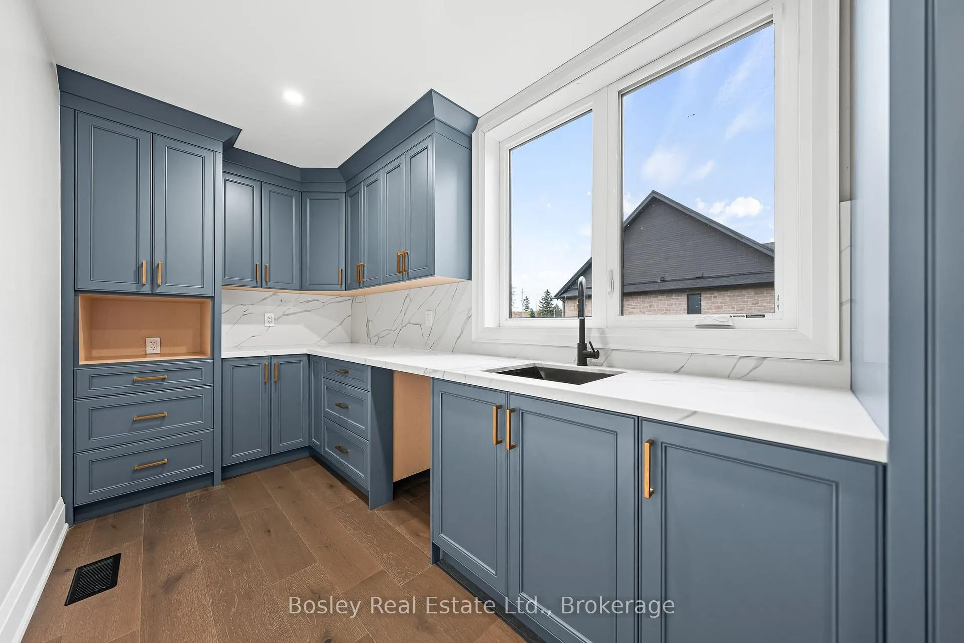 Photo 15 of 47 Whitcombe Way, Puslinch, Morriston — HOMEH