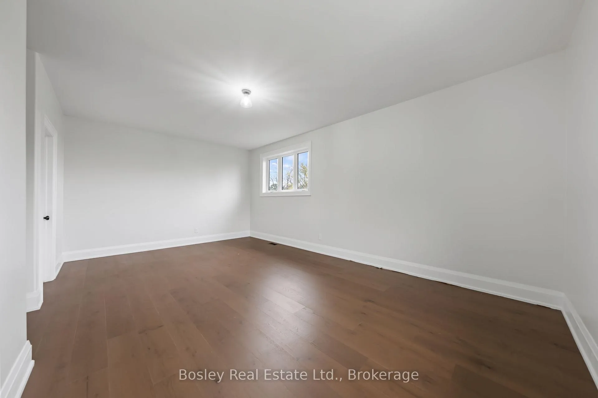 Photo 25 of 47 Whitcombe Way, Puslinch, Morriston — HOMEH