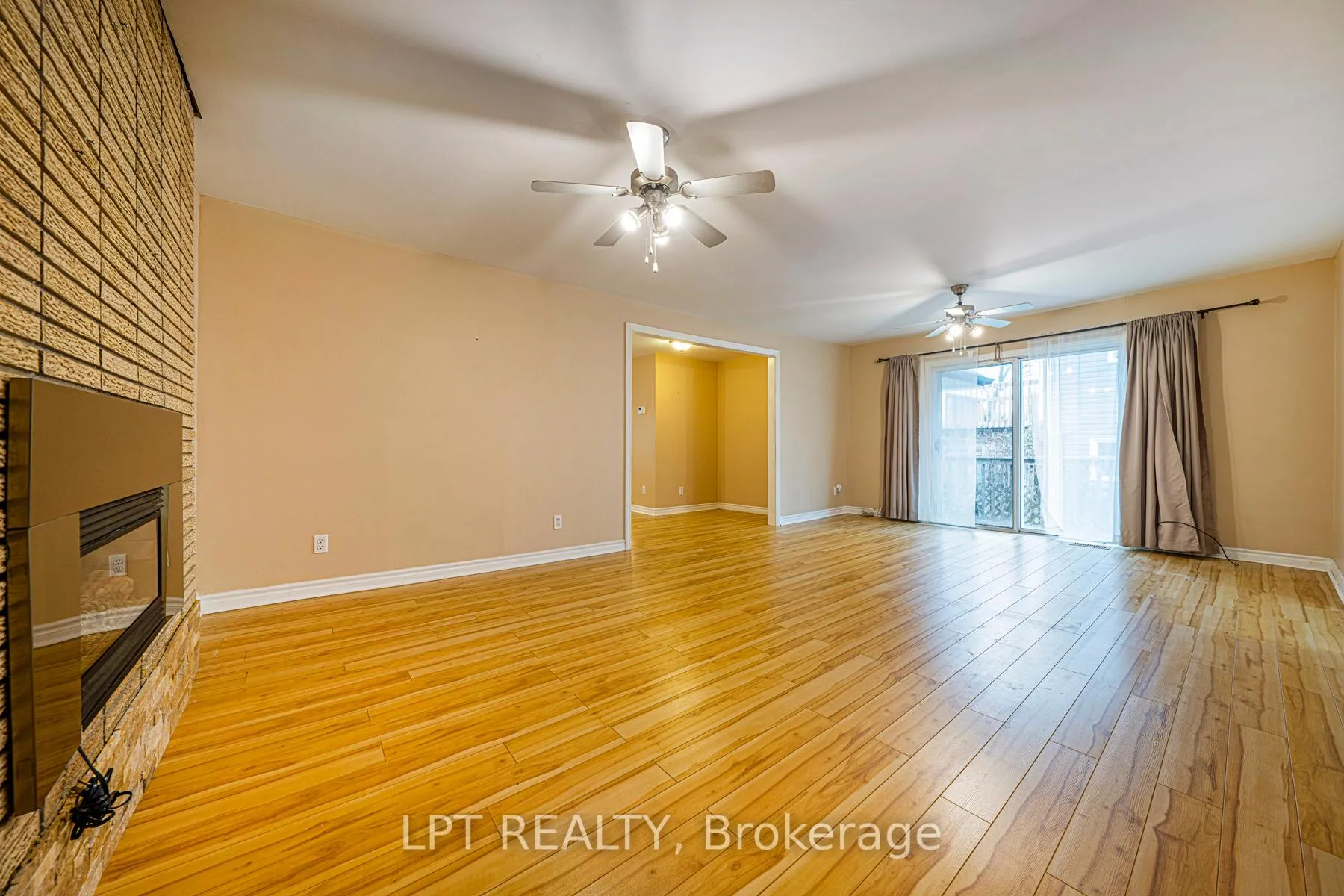 Photo 8 of 206 Bayview Avenue, Georgina, Keswick South — HOMEH