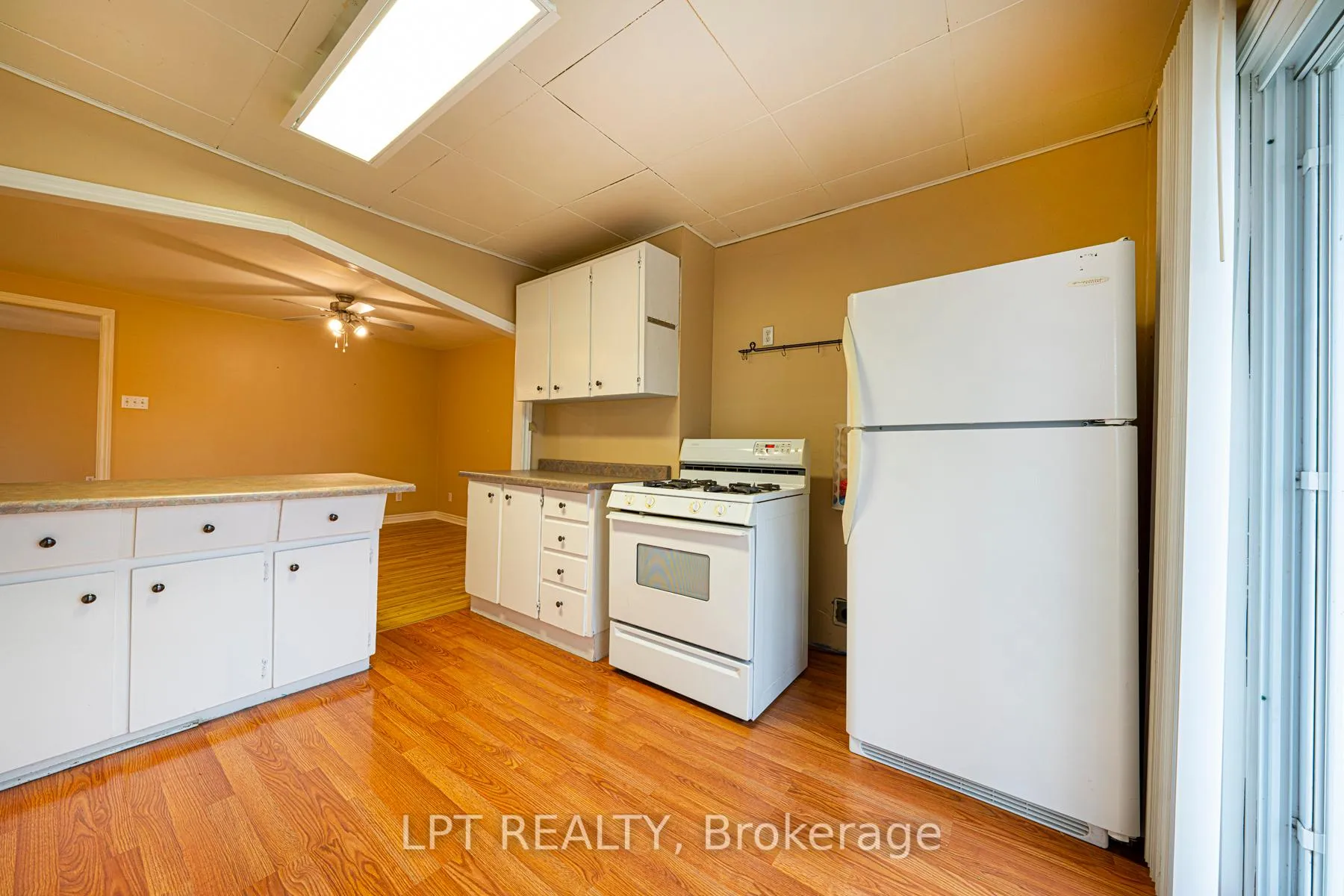 Photo 12 of 206 Bayview Avenue, Georgina, Keswick South — HOMEH