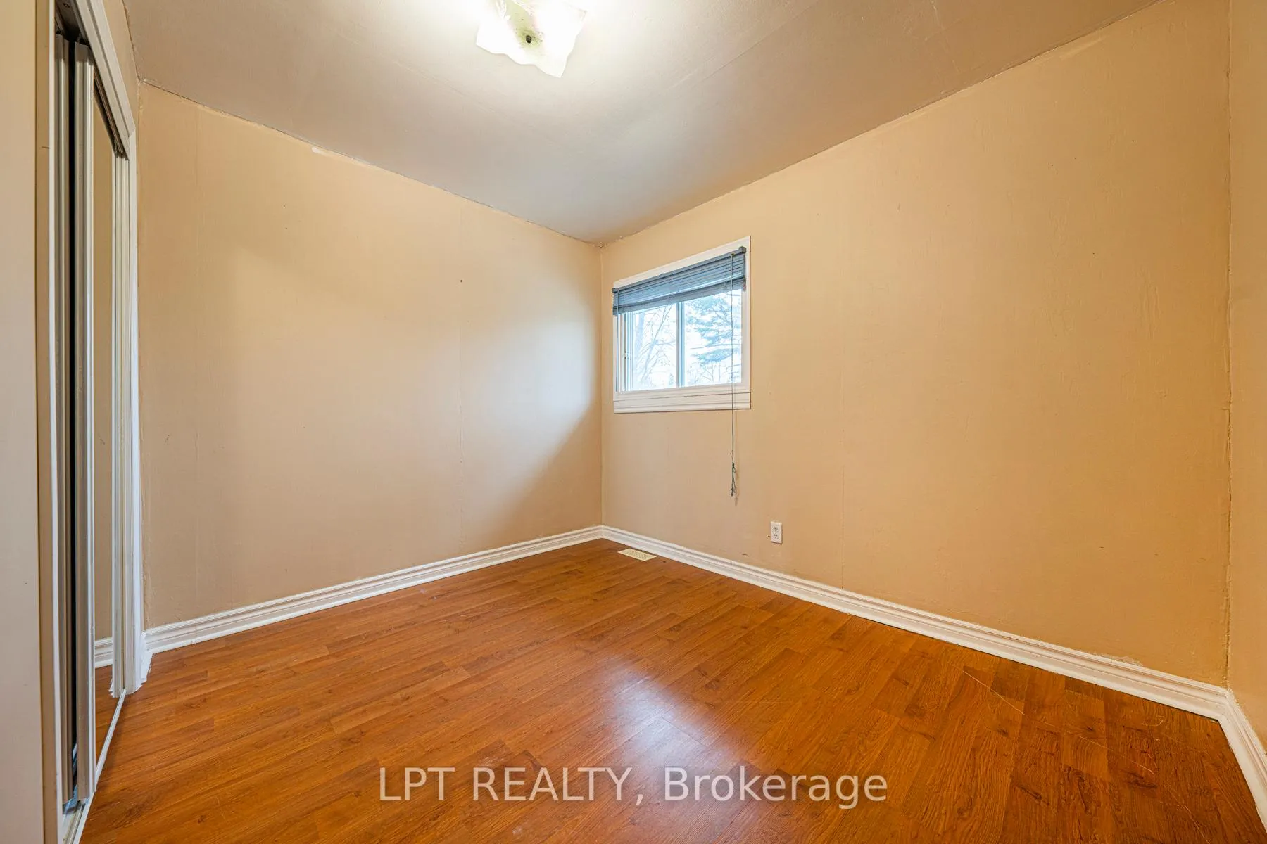 Photo 14 of 206 Bayview Avenue, Georgina, Keswick South — HOMEH