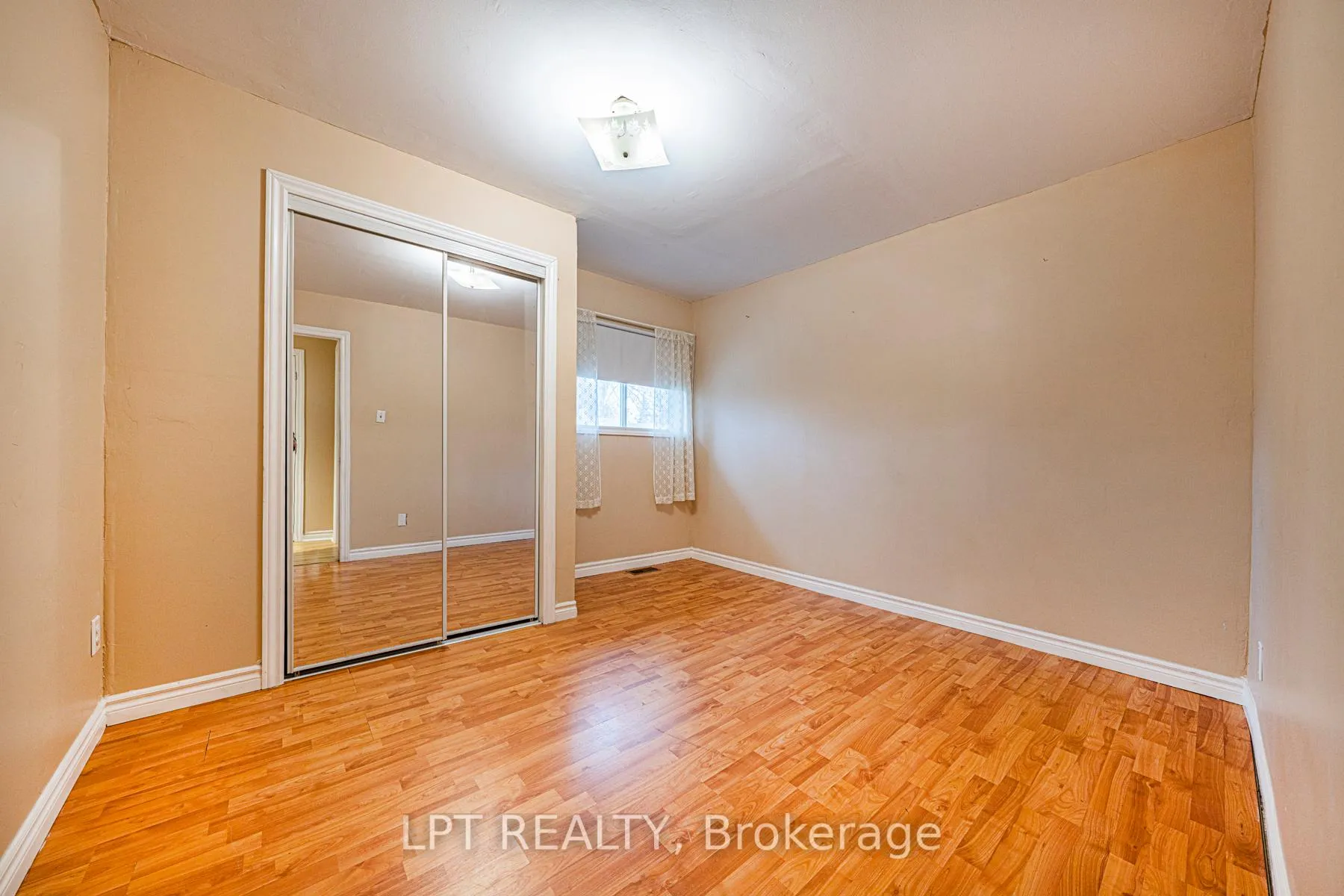Photo 18 of 206 Bayview Avenue, Georgina, Keswick South — HOMEH