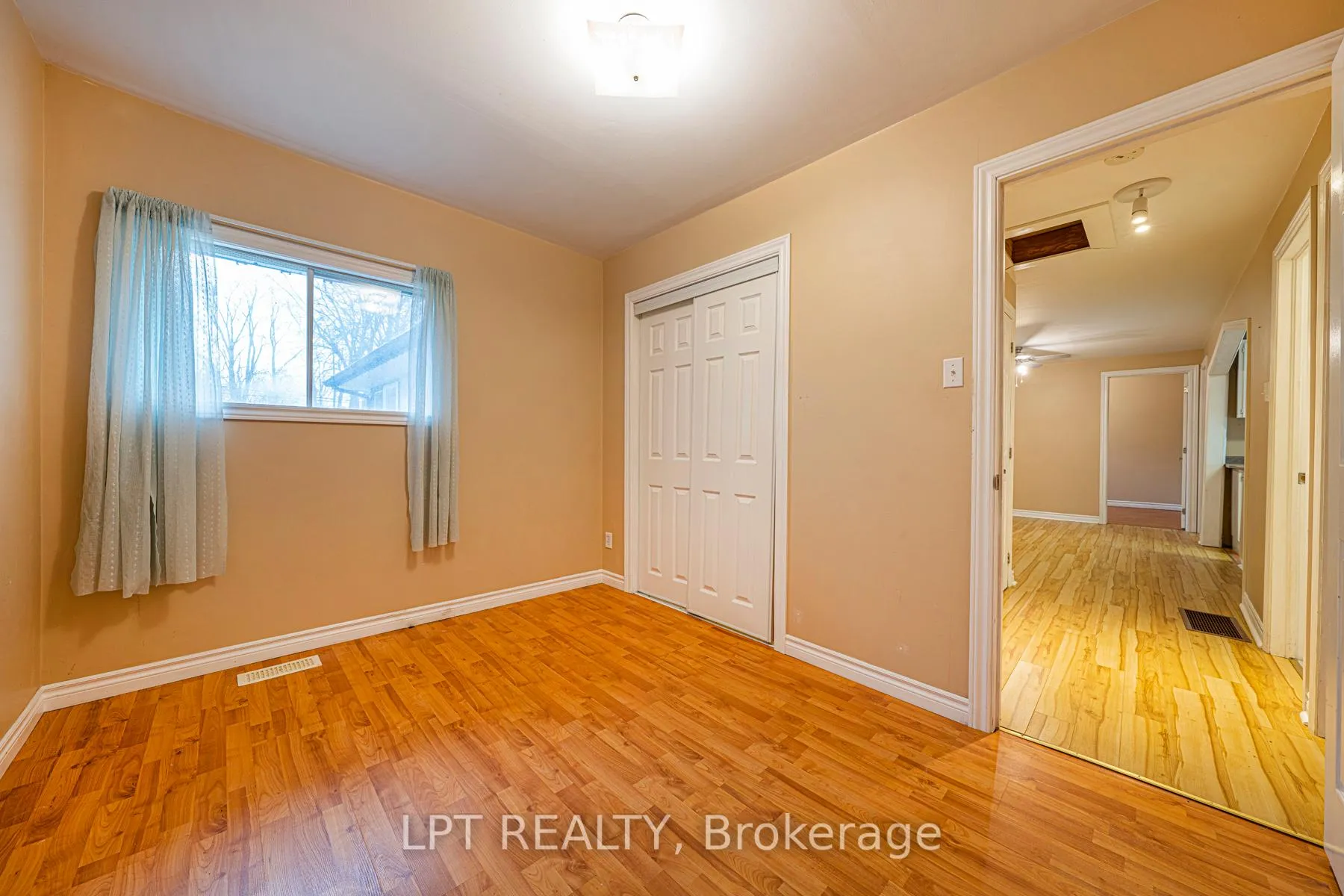 Photo 20 of 206 Bayview Avenue, Georgina, Keswick South — HOMEH
