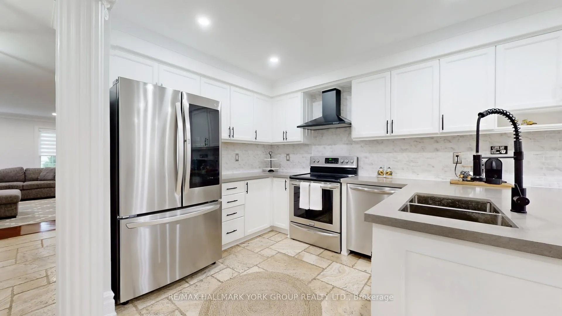 Photo 11 of 20 Domenica Way, Vaughan, Sonoma Heights — HOMEH