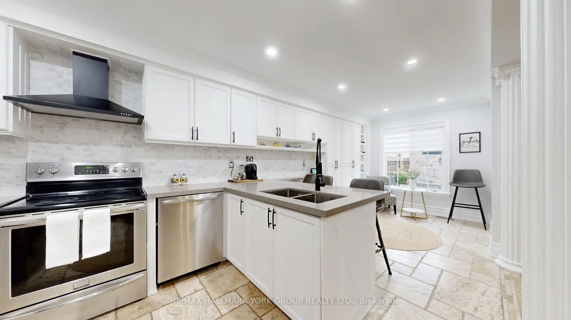 Photo 12 of 20 Domenica Way, Vaughan, Sonoma Heights — HOMEH