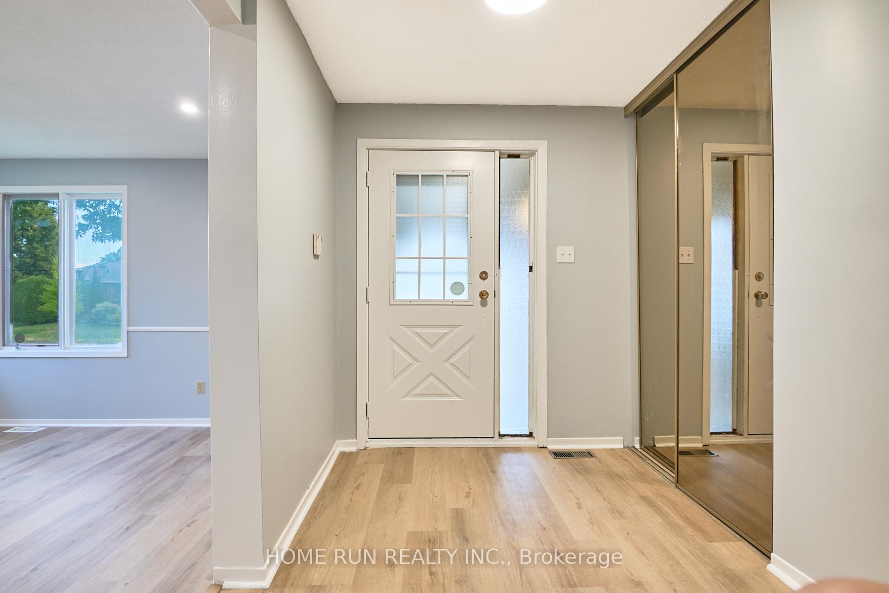 Photo 5 of 20 Thiessen Crescent, Ottawa, Kanata - Katimavik — HOMEH
