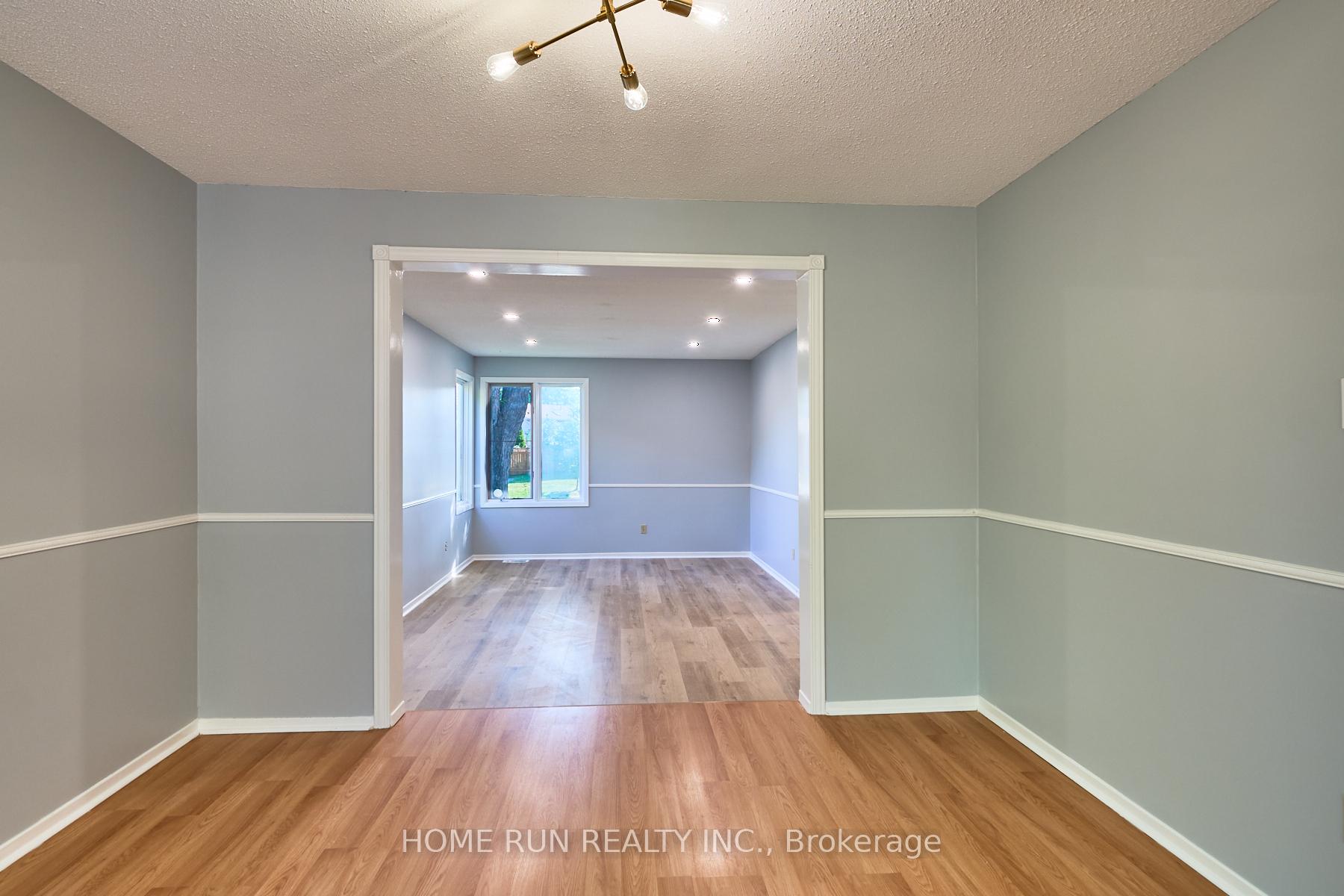 Photo 8 of 20 Thiessen Crescent, Ottawa, Kanata - Katimavik — HOMEH