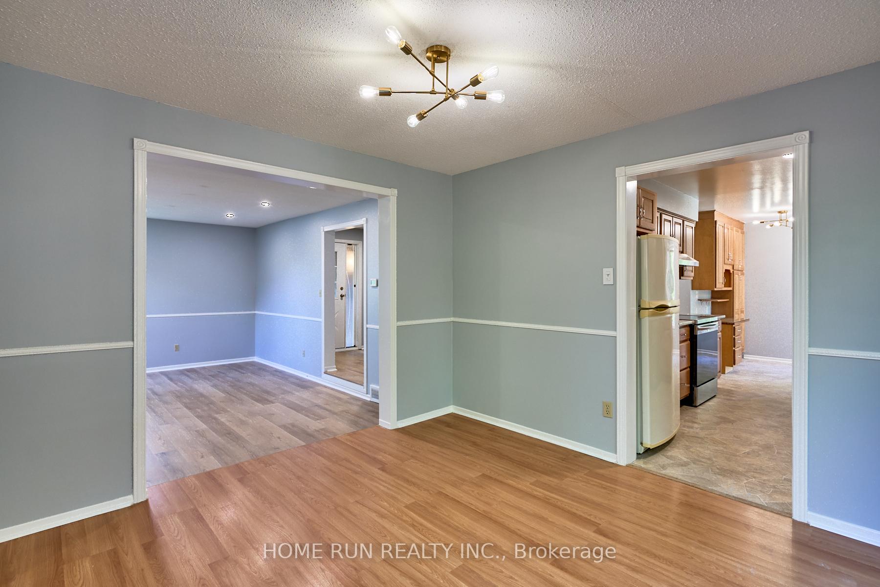 Photo 9 of 20 Thiessen Crescent, Ottawa, Kanata - Katimavik — HOMEH