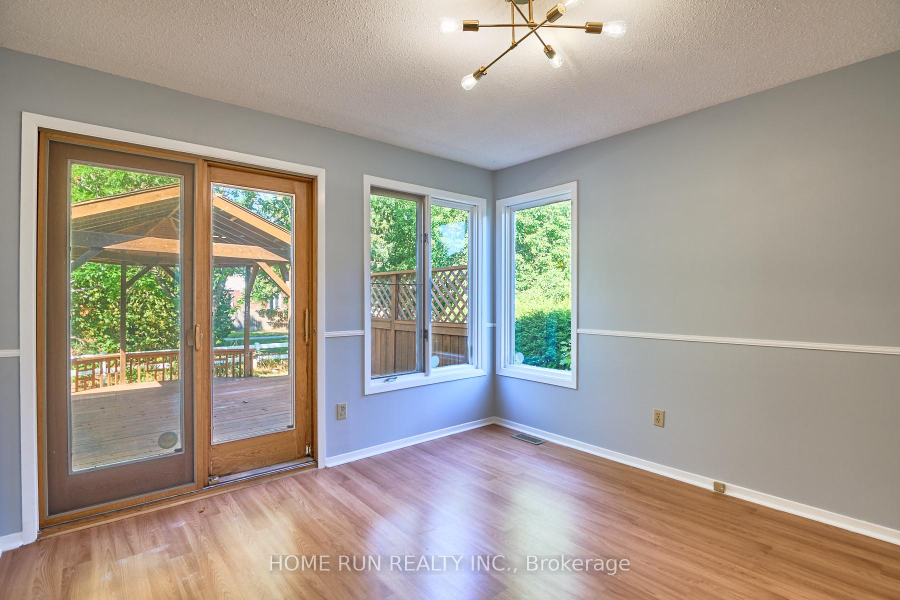 Photo 10 of 20 Thiessen Crescent, Ottawa, Kanata - Katimavik — HOMEH