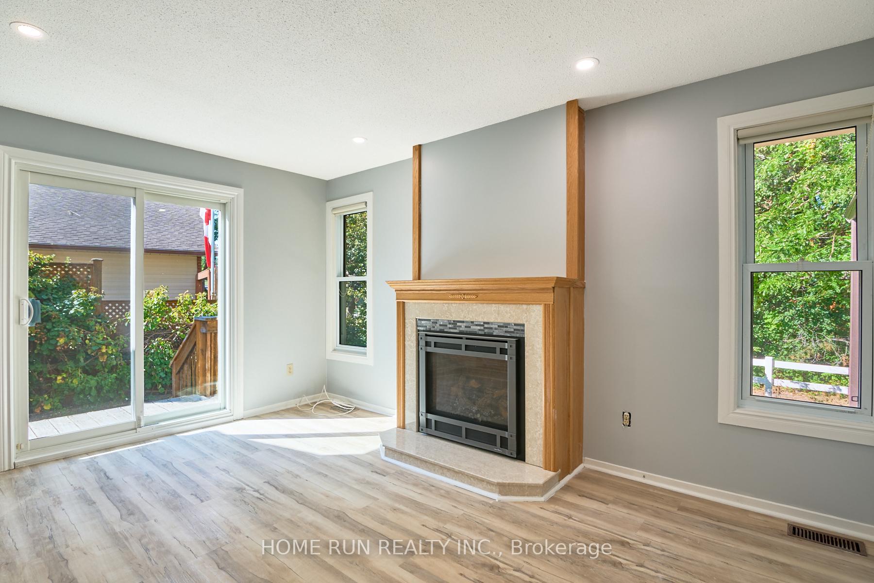 Photo 18 of 20 Thiessen Crescent, Ottawa, Kanata - Katimavik — HOMEH