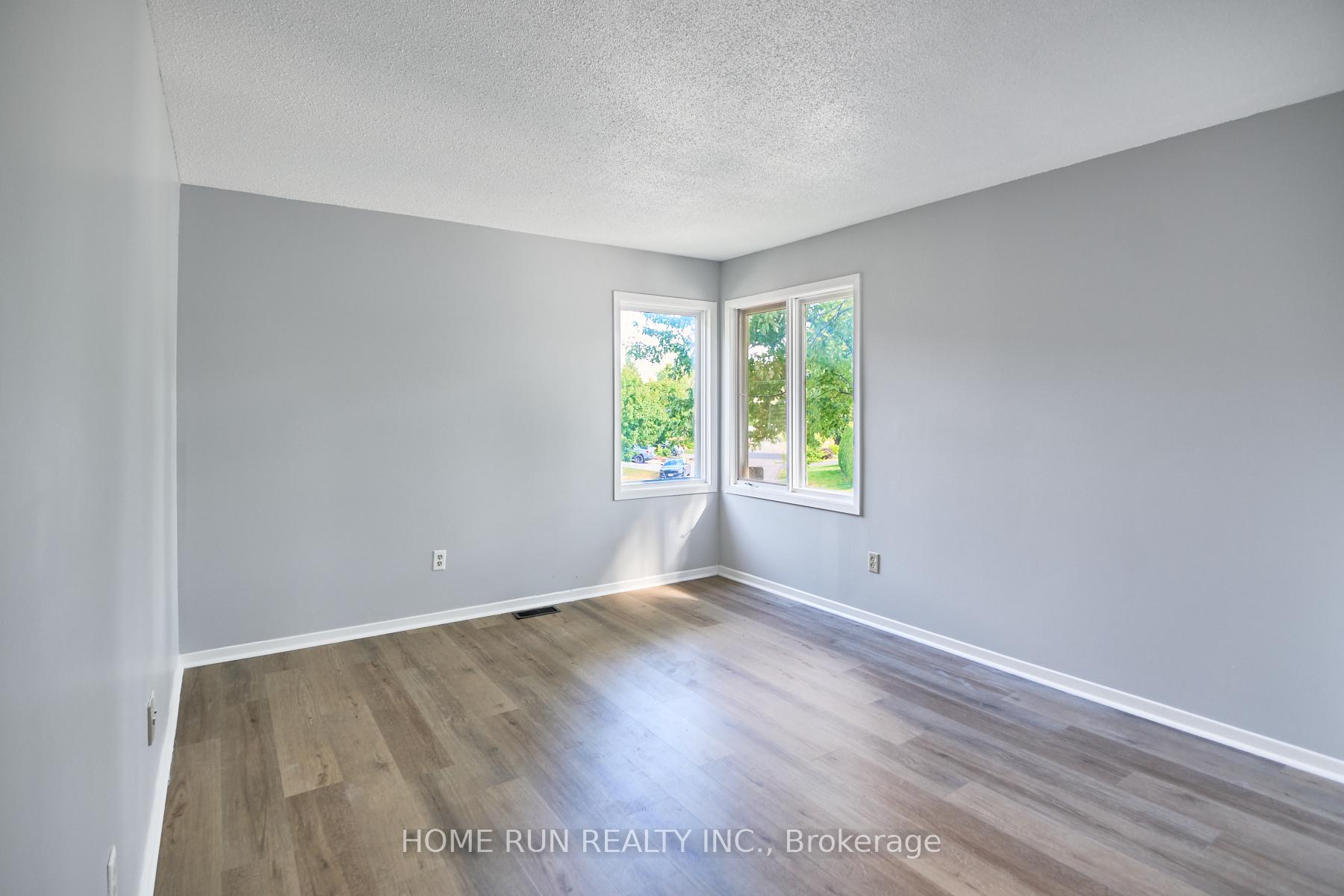 Photo 27 of 20 Thiessen Crescent, Ottawa, Kanata - Katimavik — HOMEH