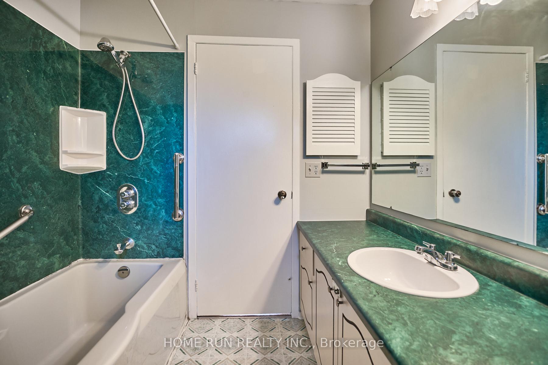 Photo 31 of 20 Thiessen Crescent, Ottawa, Kanata - Katimavik — HOMEH