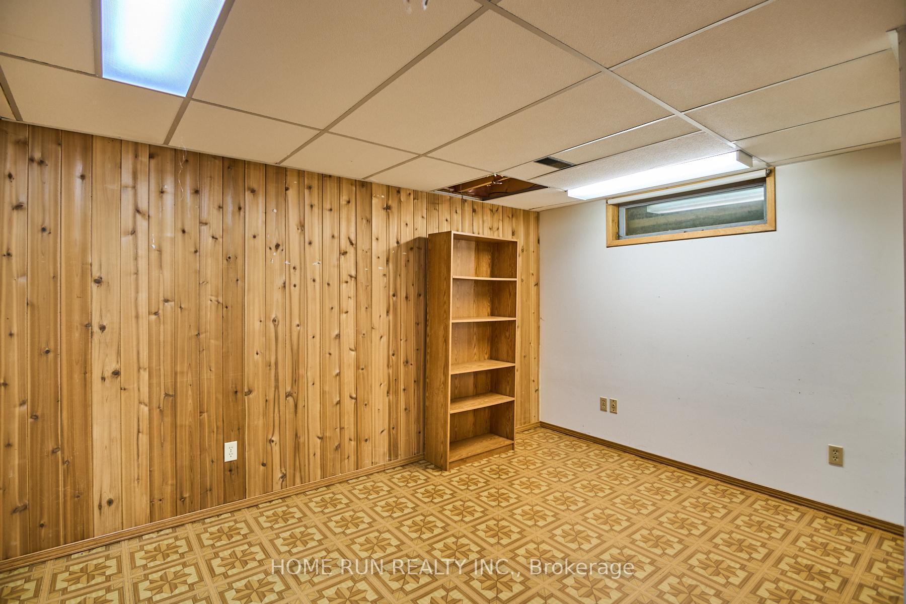 Photo 34 of 20 Thiessen Crescent, Ottawa, Kanata - Katimavik — HOMEH