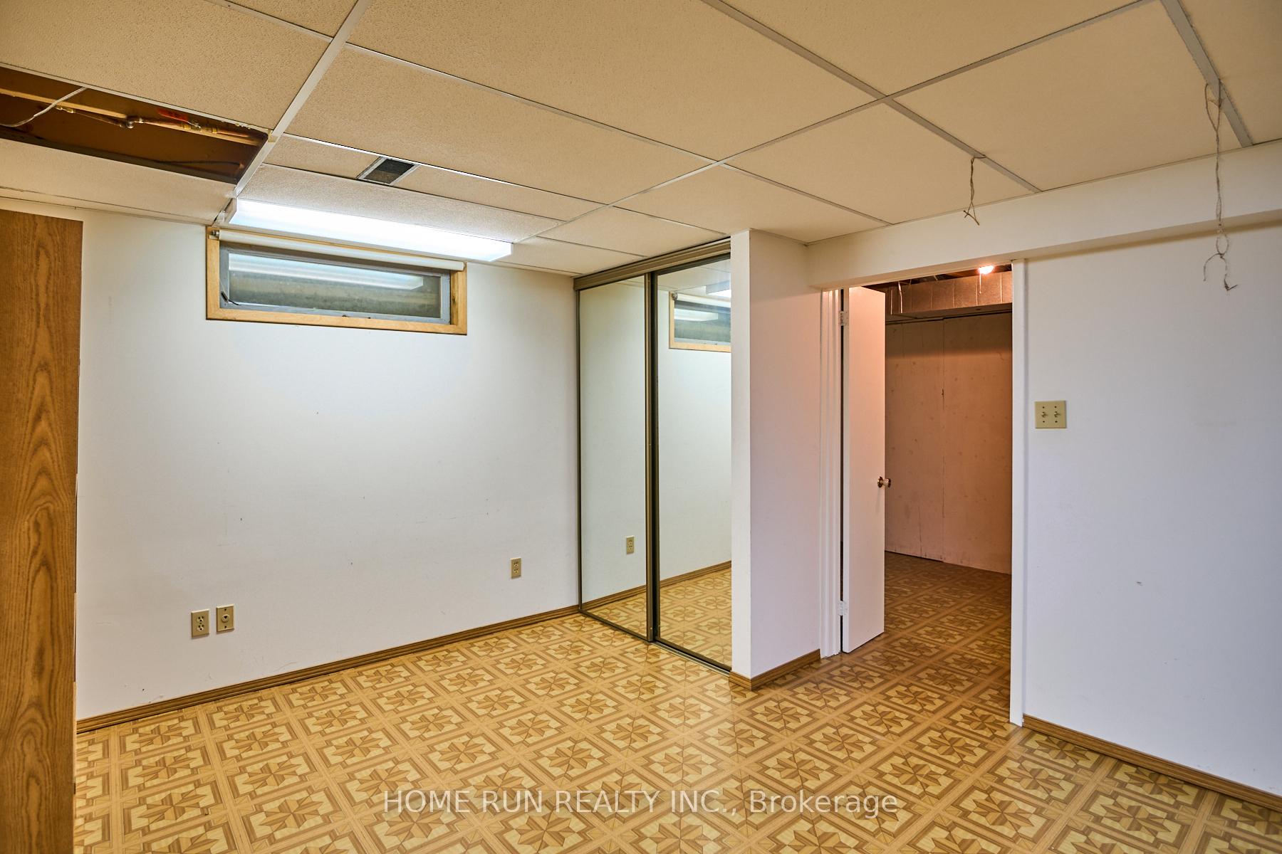 Photo 35 of 20 Thiessen Crescent, Ottawa, Kanata - Katimavik — HOMEH