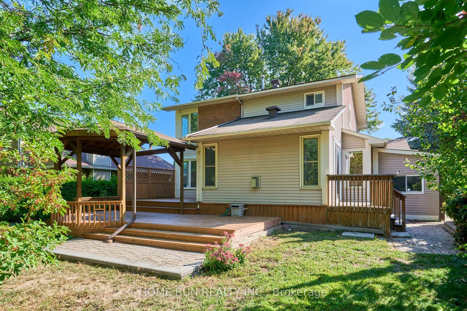 Photo 38 of 20 Thiessen Crescent, Ottawa, Kanata - Katimavik — HOMEH